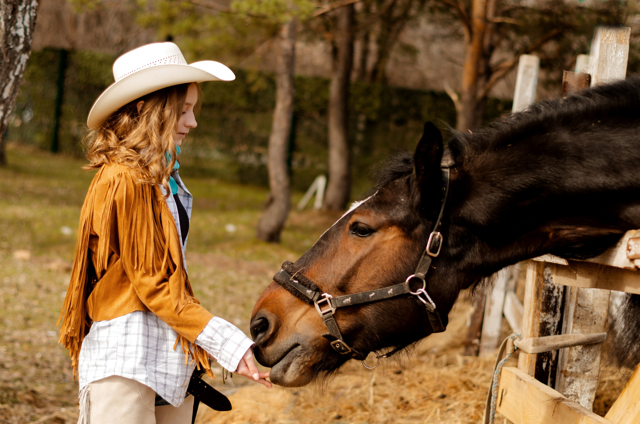 Ковбойская девчонка. Фотограф Марина Доглядная Челябинск фотосессии с лошадьми, мотоциклами