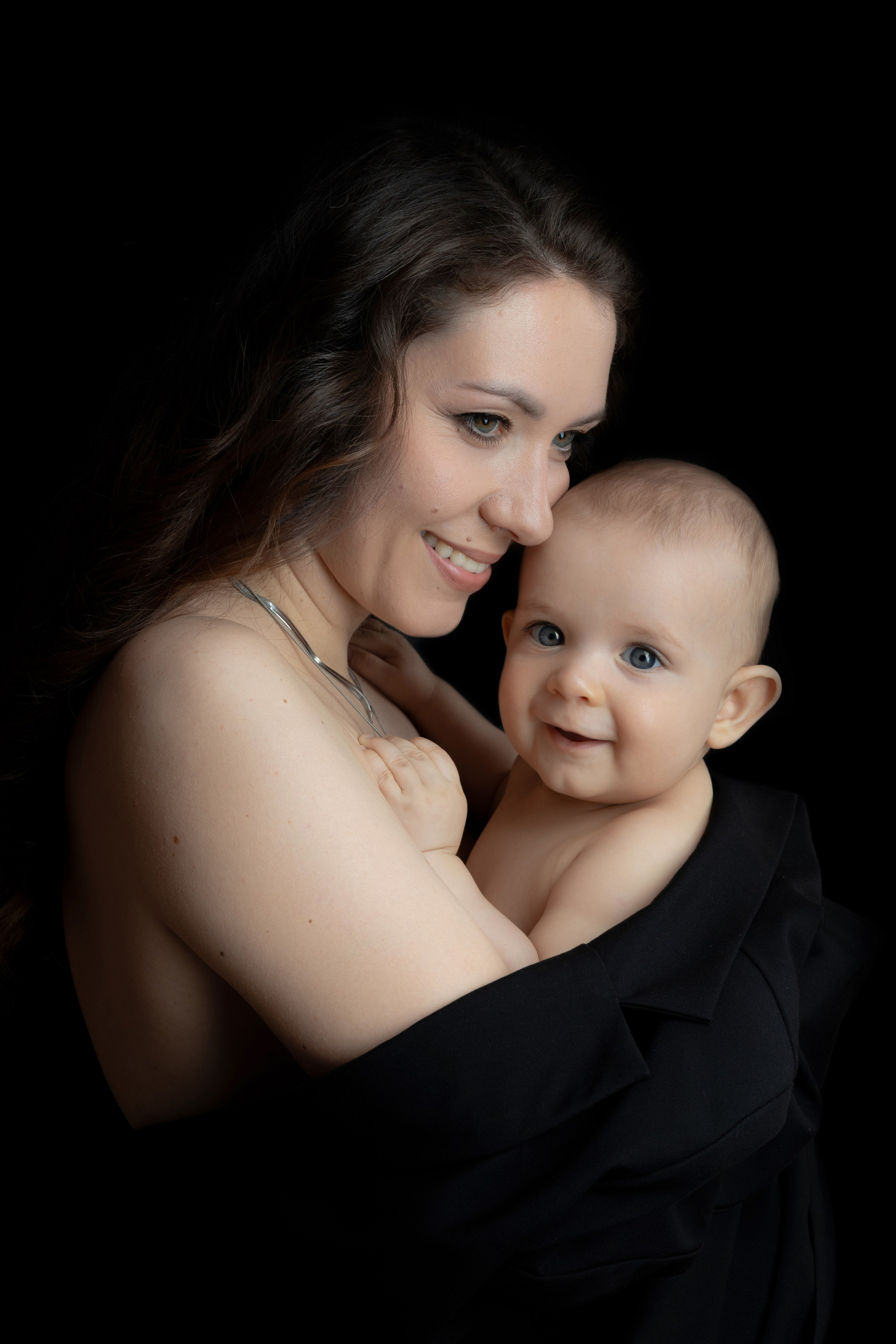 Мама и малыш. Фотограф новорожденных Модяева Ирина