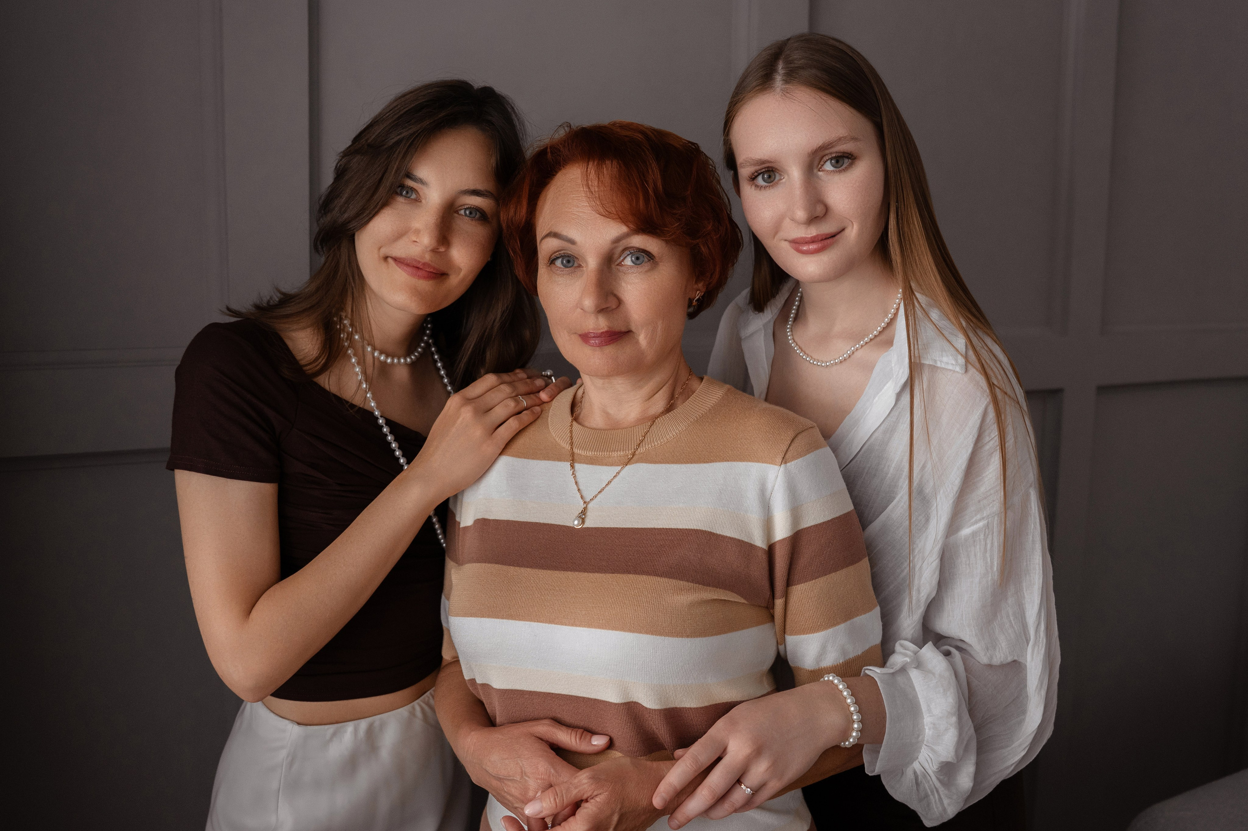 Семейная история: мама и две дочери. Фотограф Севастополь — Климова Анастасия