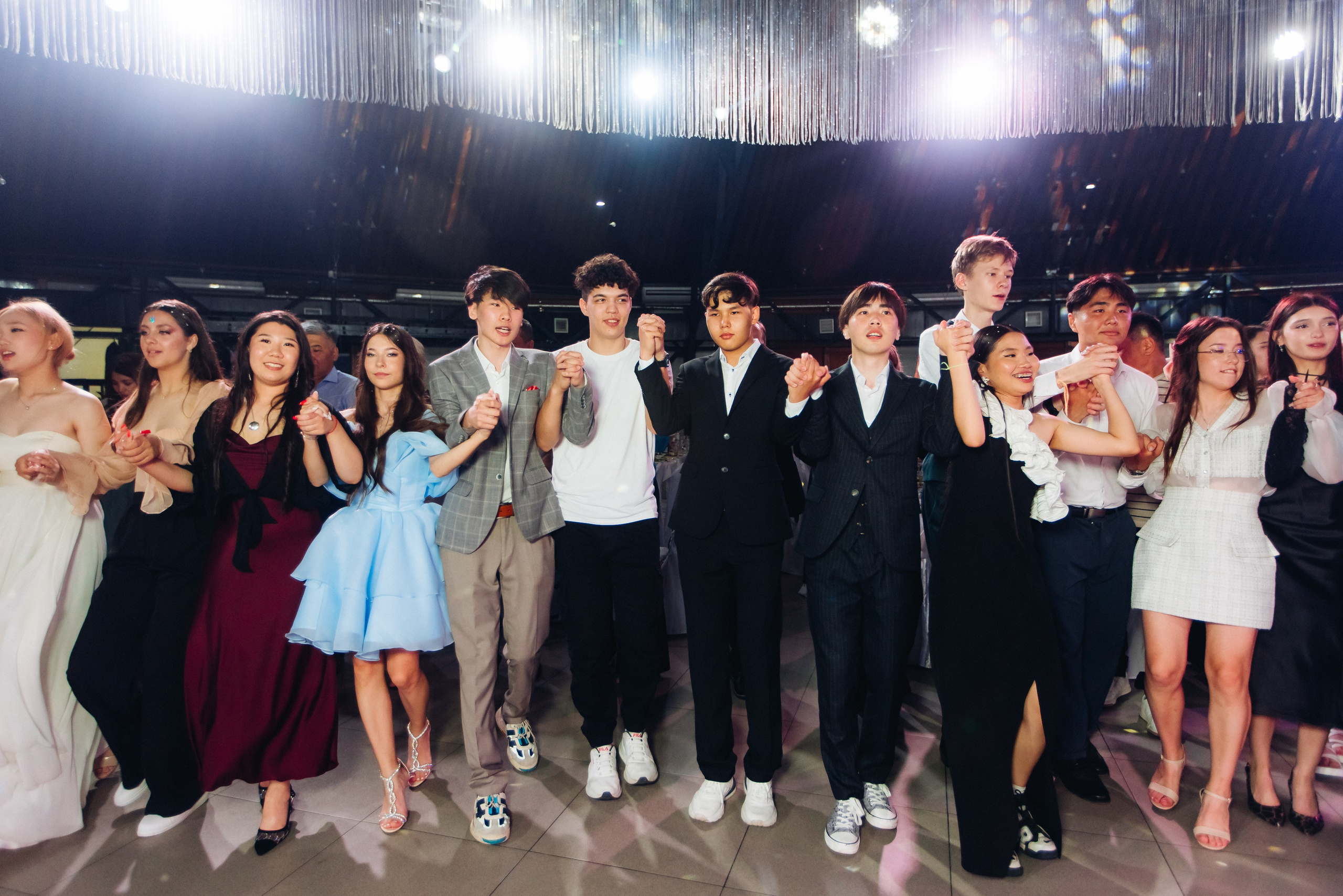 Выпускной вечер. 49 школа. Баран на корове. Свадебный и семейный фотограф в Улан-Удэ