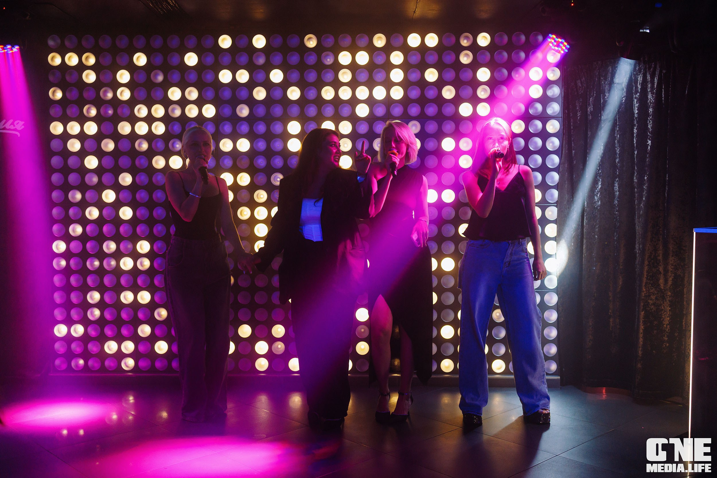 Фоторепортаж из караоке-клуба Эйфория. One Media Life: фоторепортажи, фотоотчеты с мероприятий и заведений