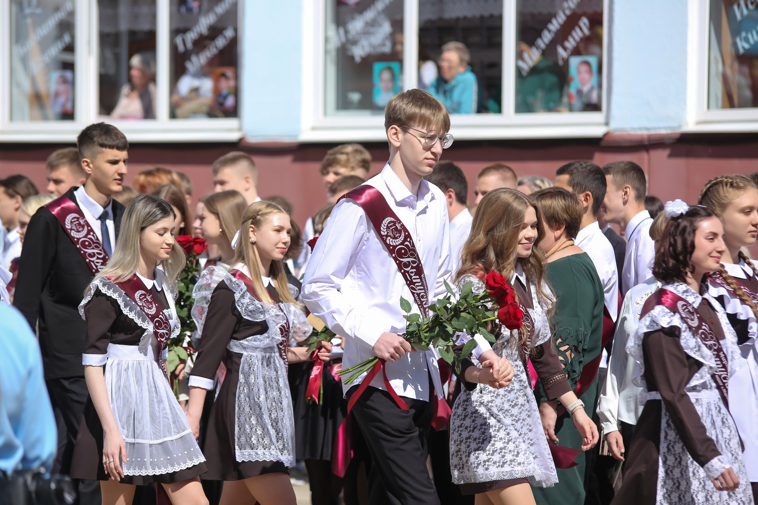 ЛИНЕЙКА «ПОСЛЕДНИЙ ЗВОНОК» 9 ШКОЛА 2024 г МЦЕНСК. ТВОЙ АЛЬБОМ / ТВОИ ПРАВИЛА