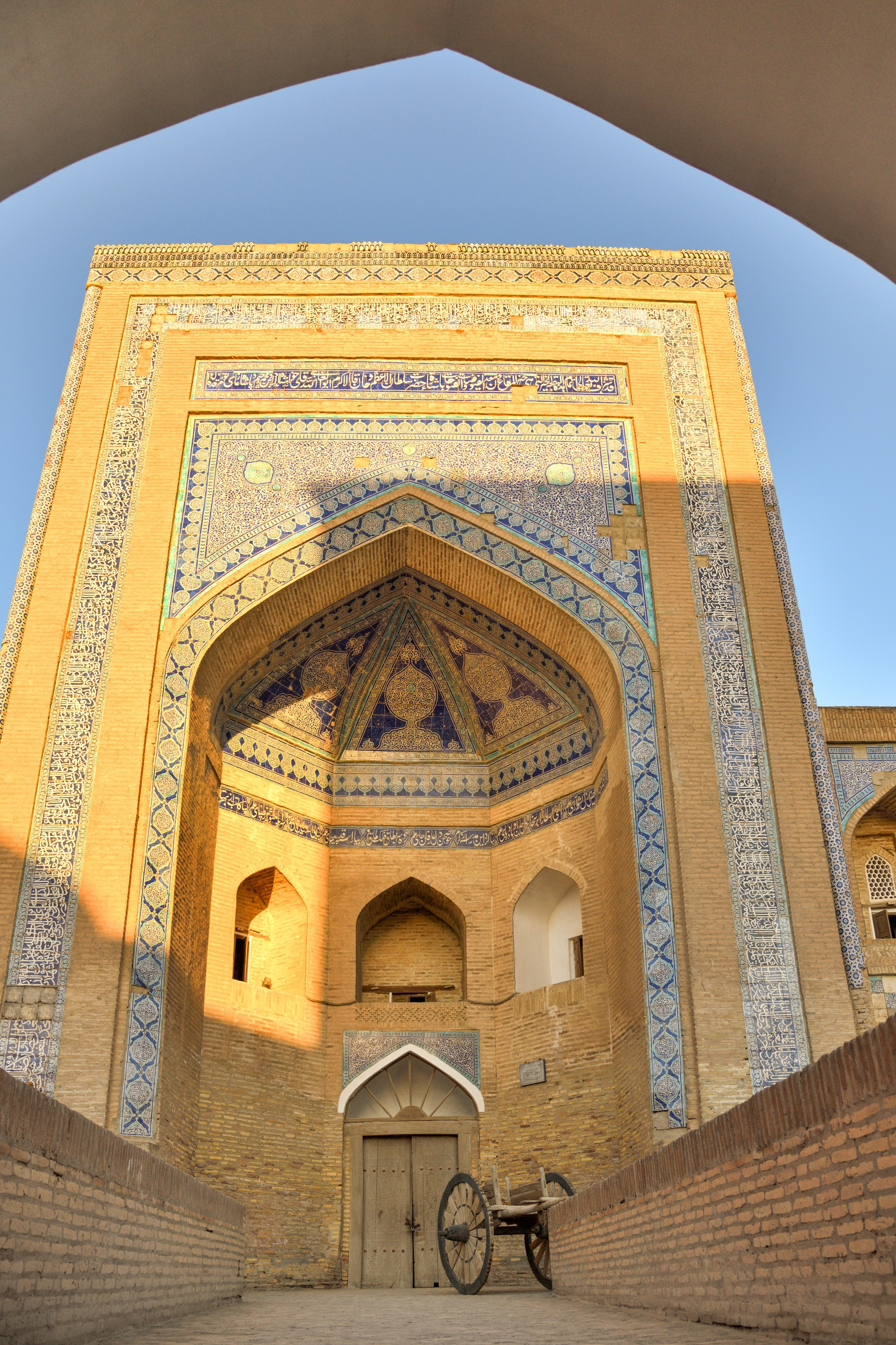 Узбекистан Хива. Братский трип по Средней Азии 2023. Фотограф для дизайнеров, застройщиков и бизнеса — интерьеры и архитектура — Свободный Роман в Москве и по России