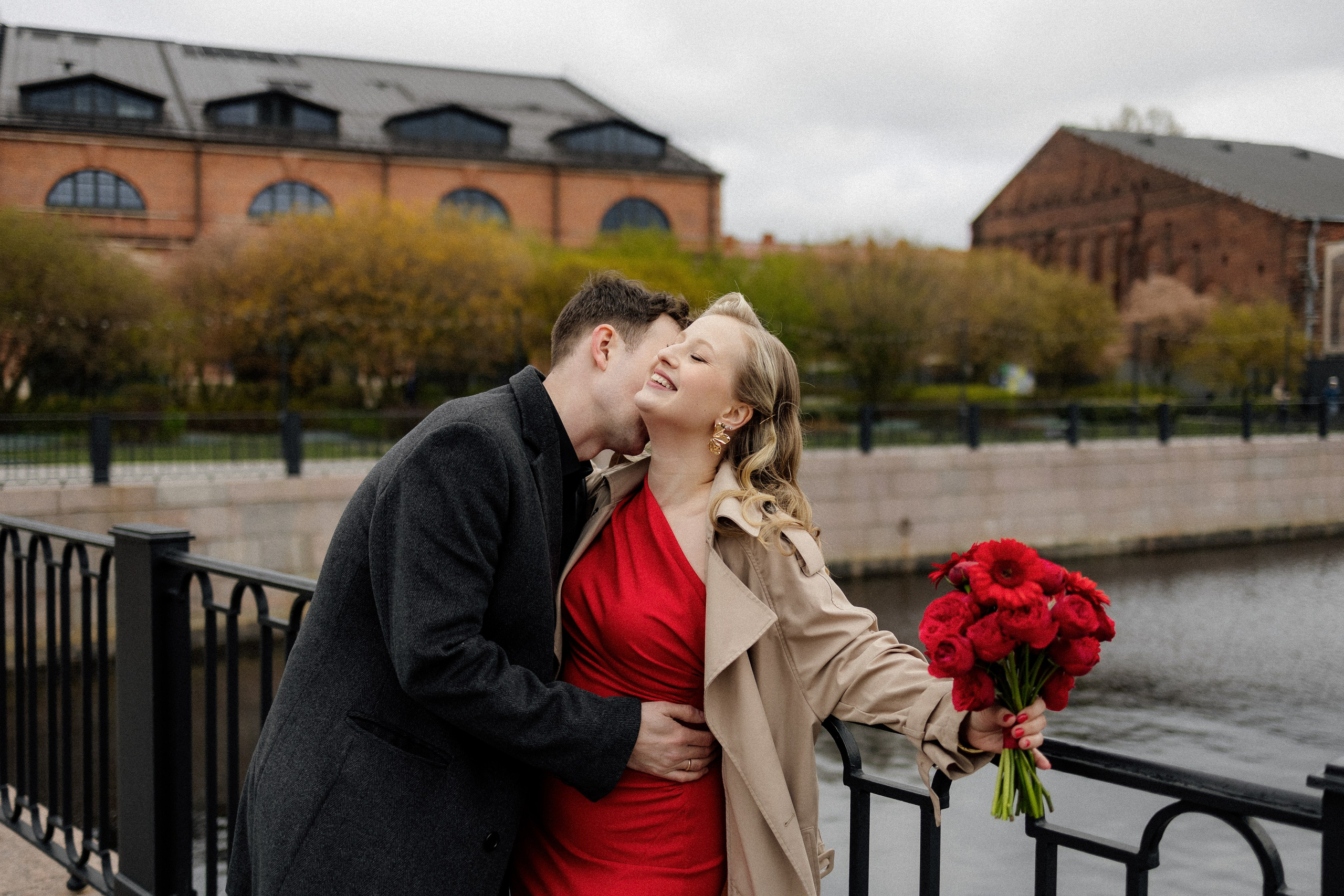 Прогулка по Новой Голландии. Свадебный фотограф в Санкт-Петербурге Ксения Кобышева