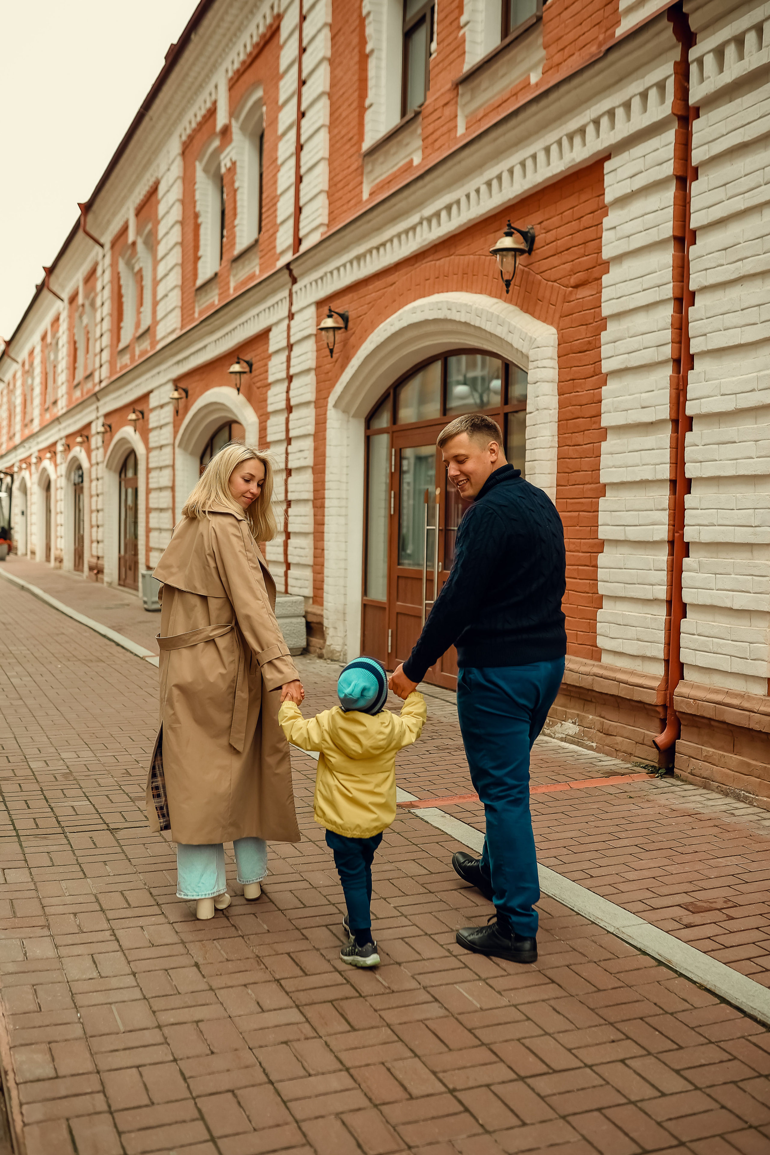 Юля, Саша и Тимоша. Семейный фотограф в Перми Ольга Гилева. Выпускные альбомы