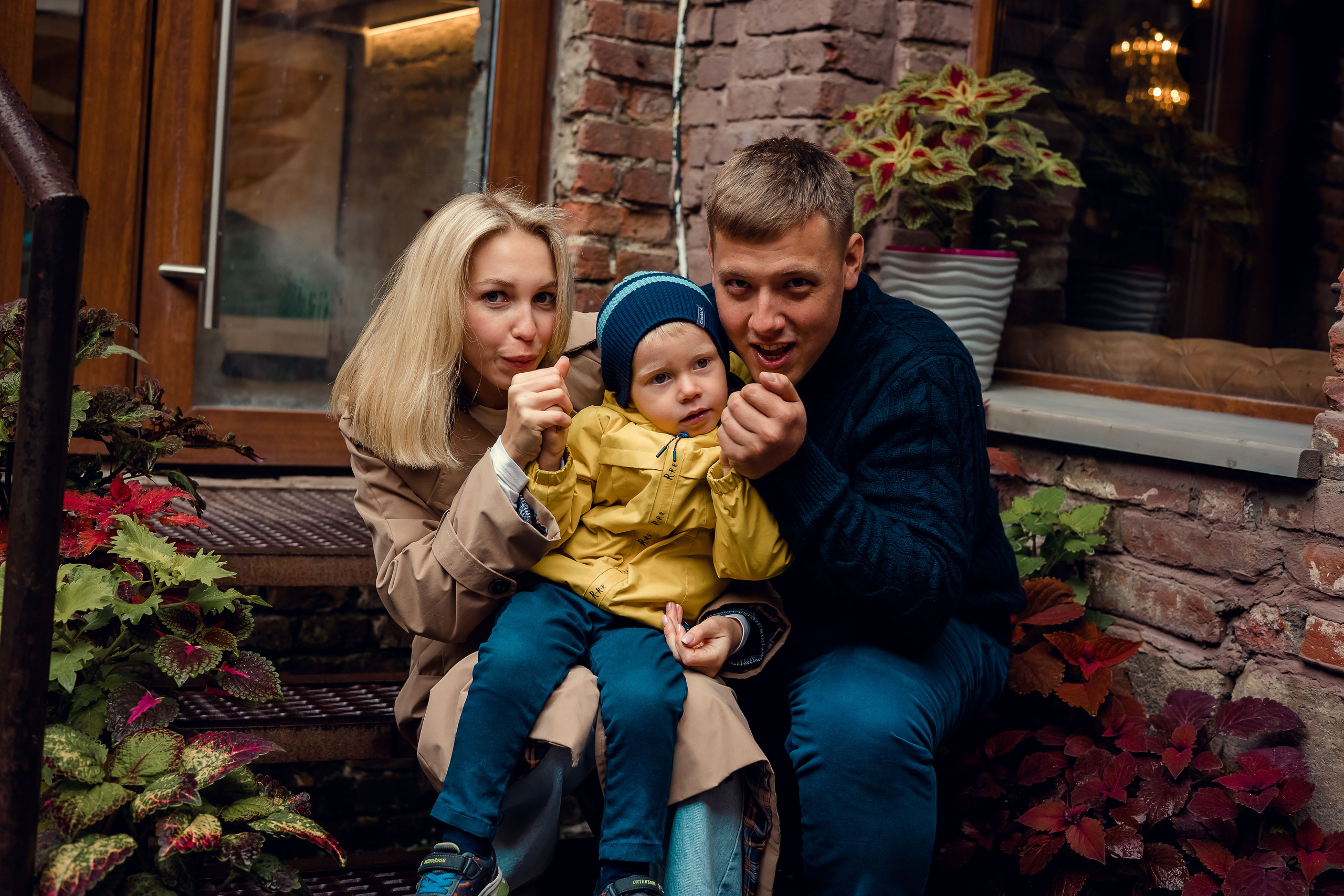 Юля, Саша и Тимоша. Семейный фотограф в Перми Ольга Гилева. Выпускные альбомы
