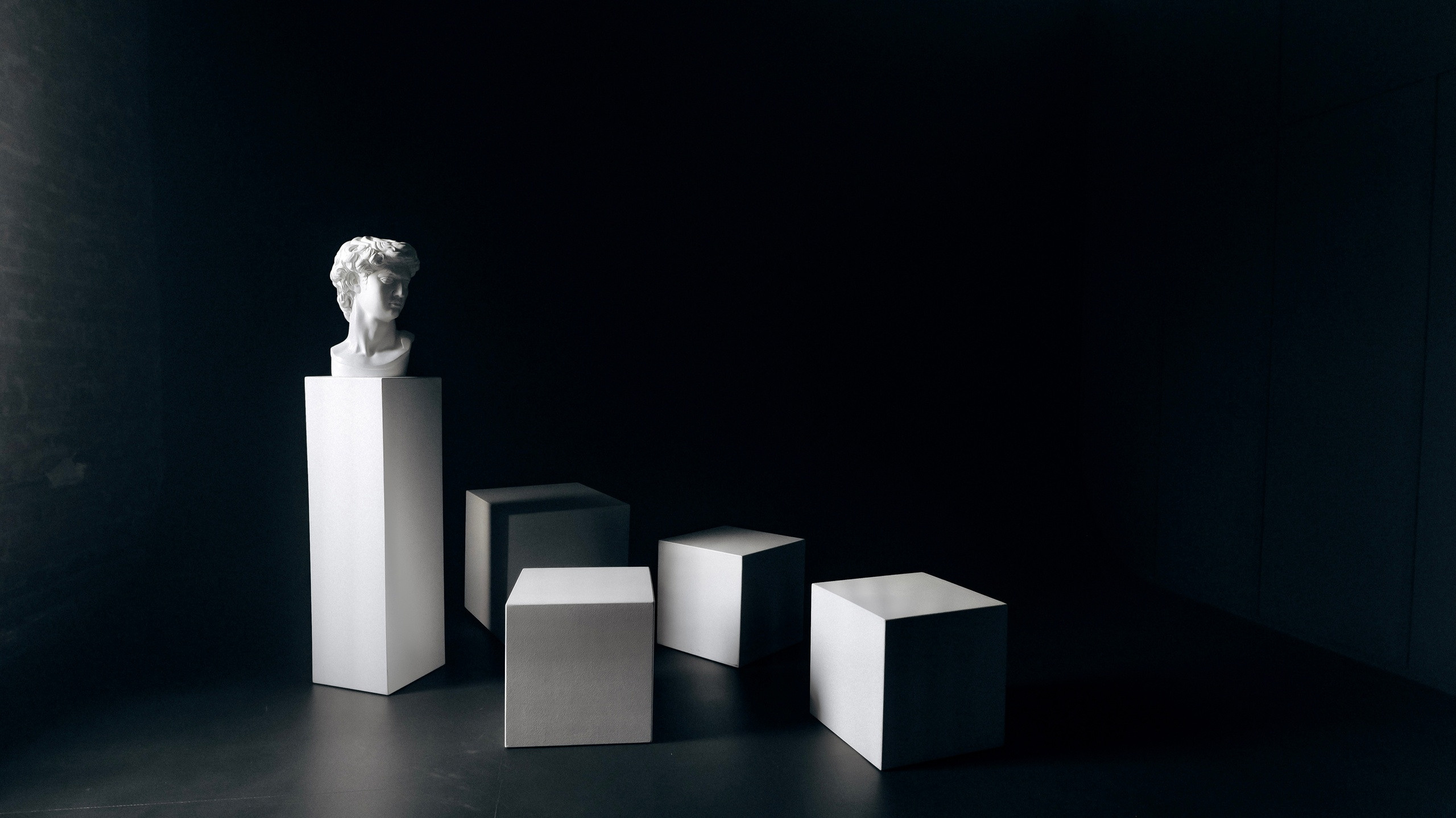 Фотостудия Монохром Темный зал. Семейный фотограф в Перми Ольга Гилева. Выпускные альбомы