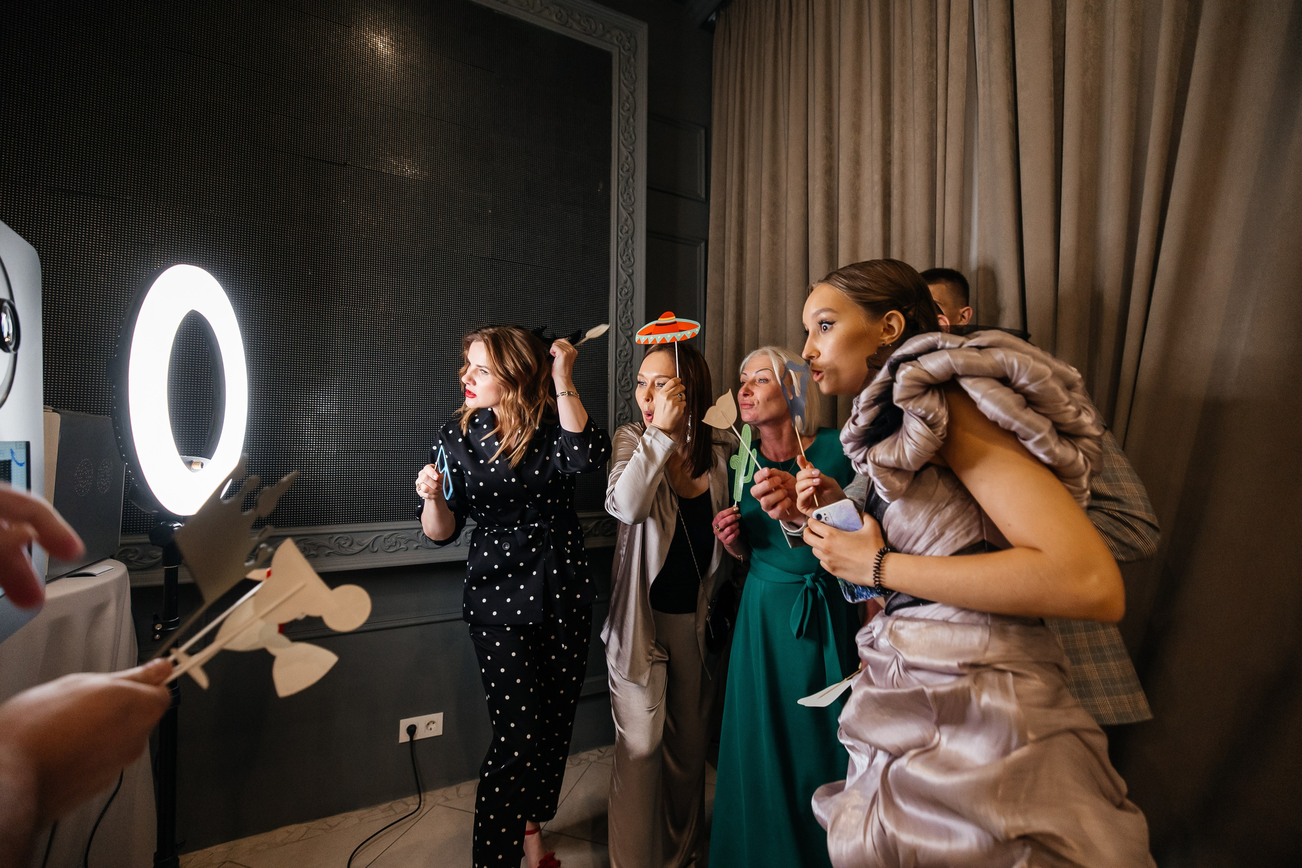 2023-06-23 Выпускной МБОУ СОШ № 10. Фотограф в Красноярске