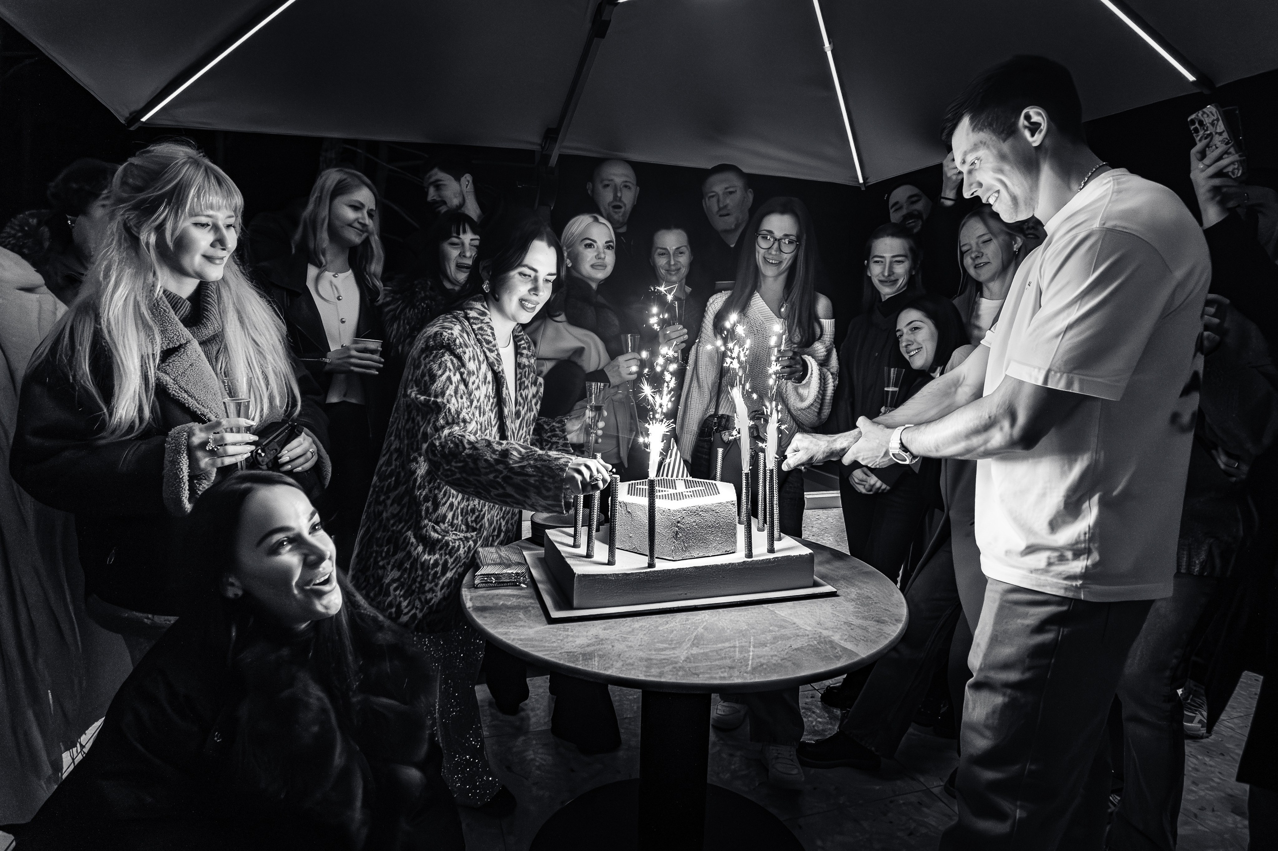 10 лет проекту «КОФЕДВИЖ» и открытие новой кофейни_Ялта_19.12.2025. Аминов Руслан | Фотограф