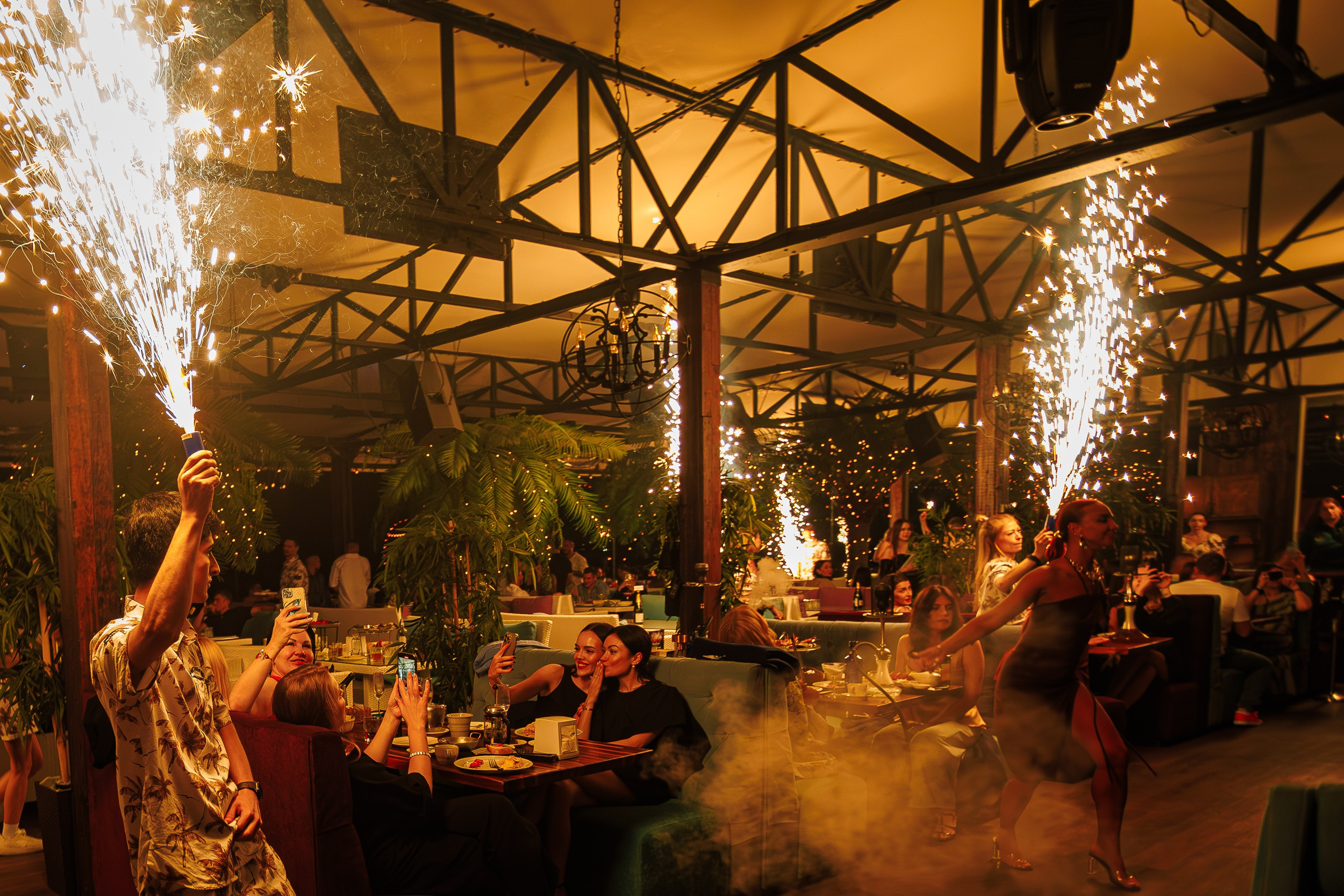 «LIZWI"_Чайка на пляже_Ялта_7.06.2025. Аминов Руслан | Фотограф