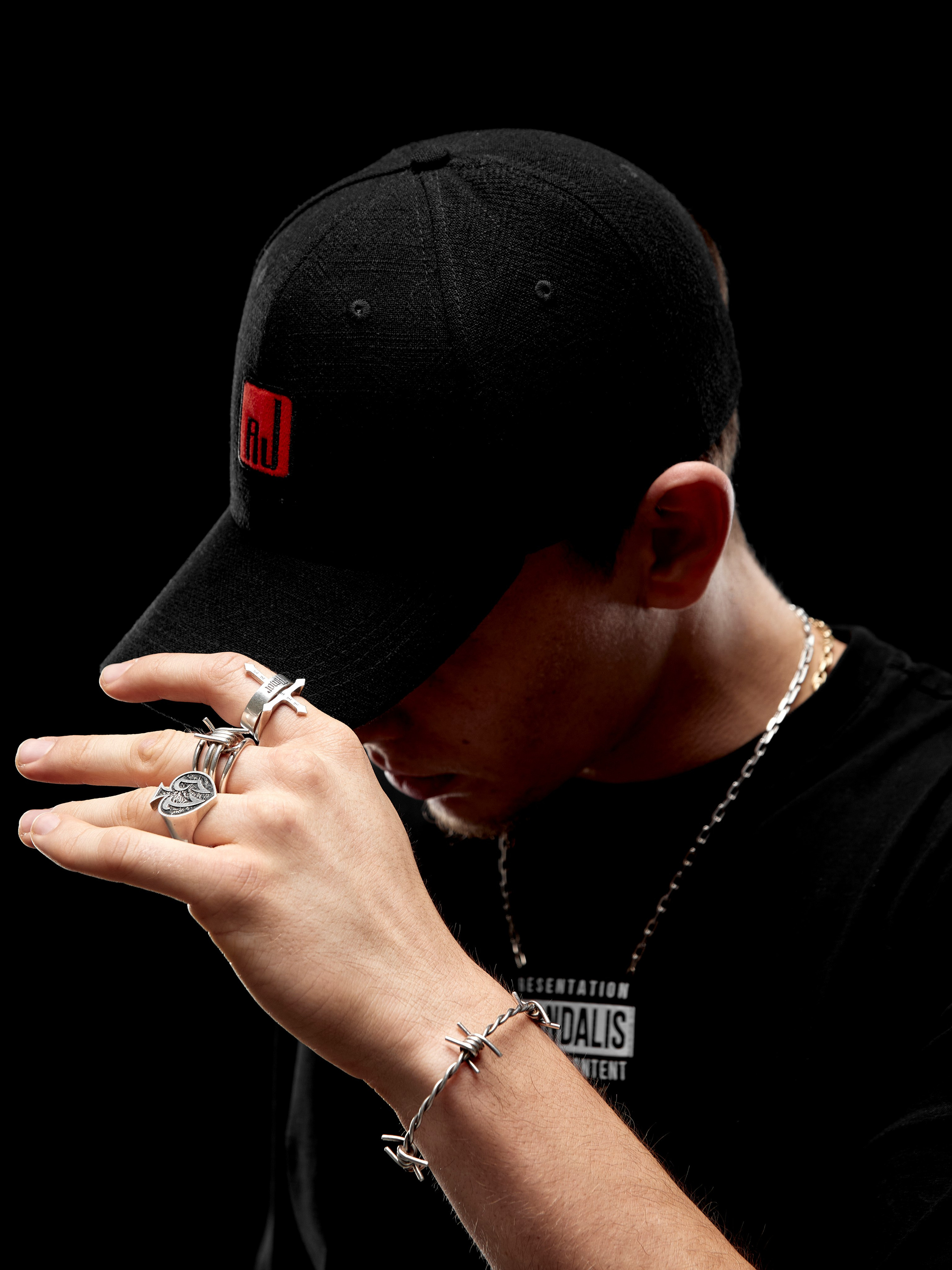 Фотосъемка аксессуаров с моделью в Ростове-на-Дону. Предметный и бизнес фотограф в Ростове-на-Дону Александра Степанова