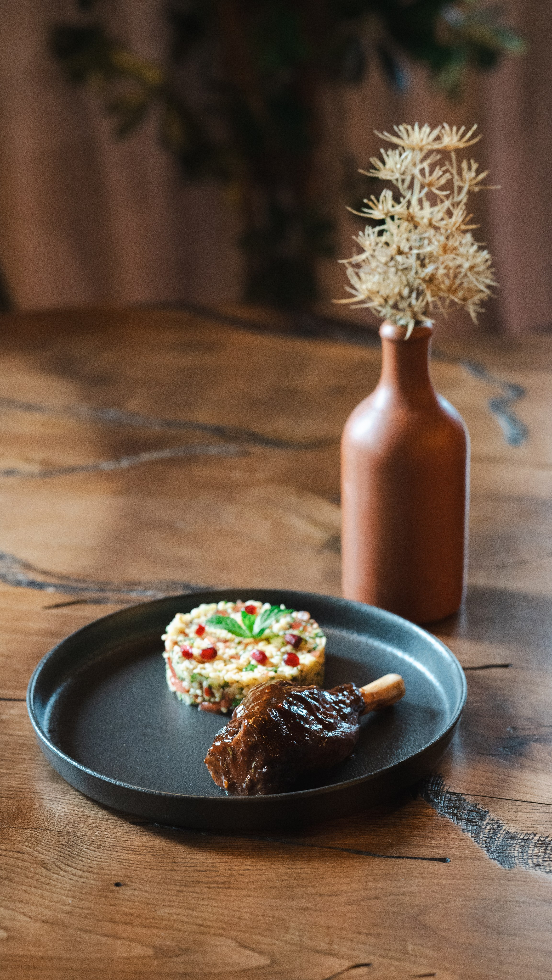 Профессиональный фотограф, специализирующийся на съёмке блюд. В его творческом багаже есть работы, сделанные в городе Сочи.