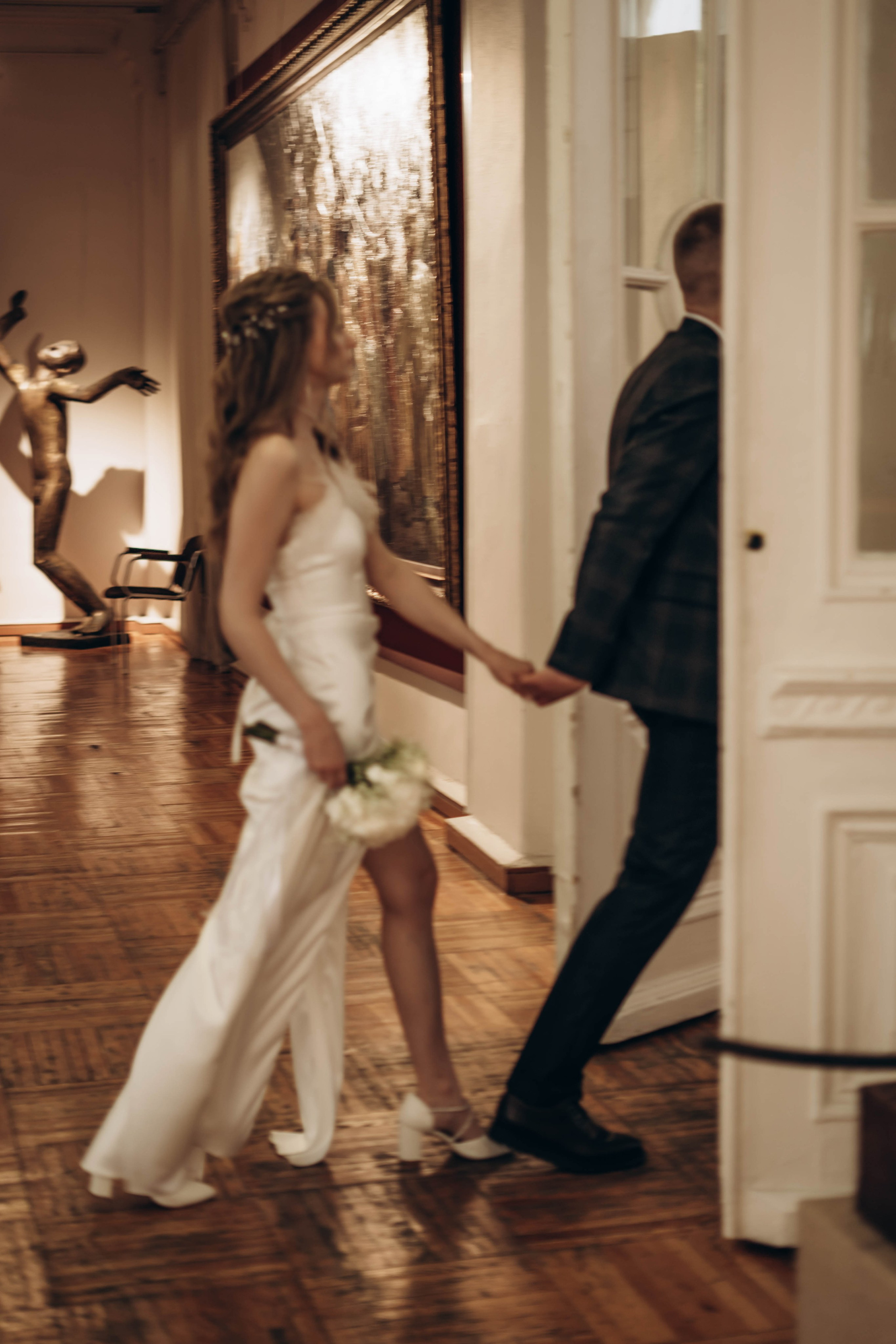 Ксюша и Леша: свадебная съемка в Художественном музее. Фотограф в Иркутске