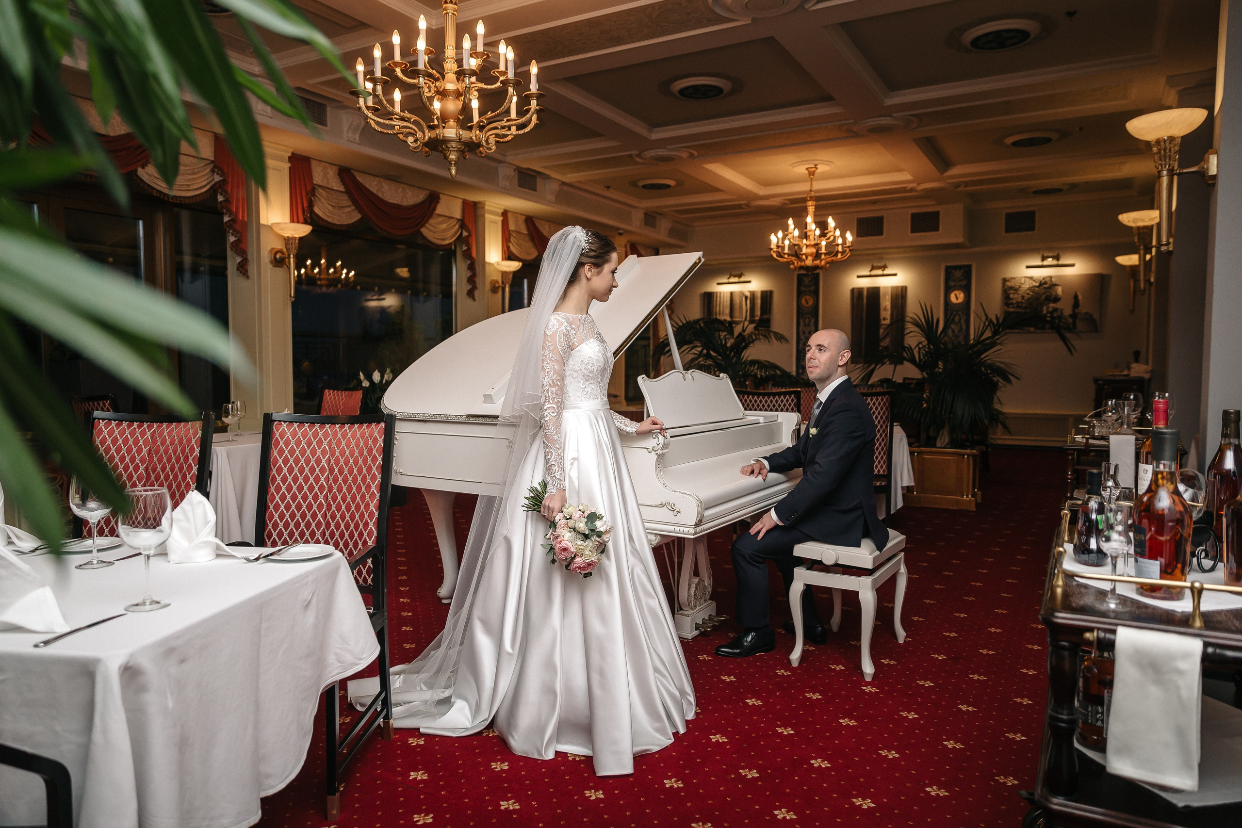ОКТЯБРЬ | Дворец № 1 Талион, Особняк военного министра. Свадебный фотограф в Санкт-Петербурге Полина Корзухина