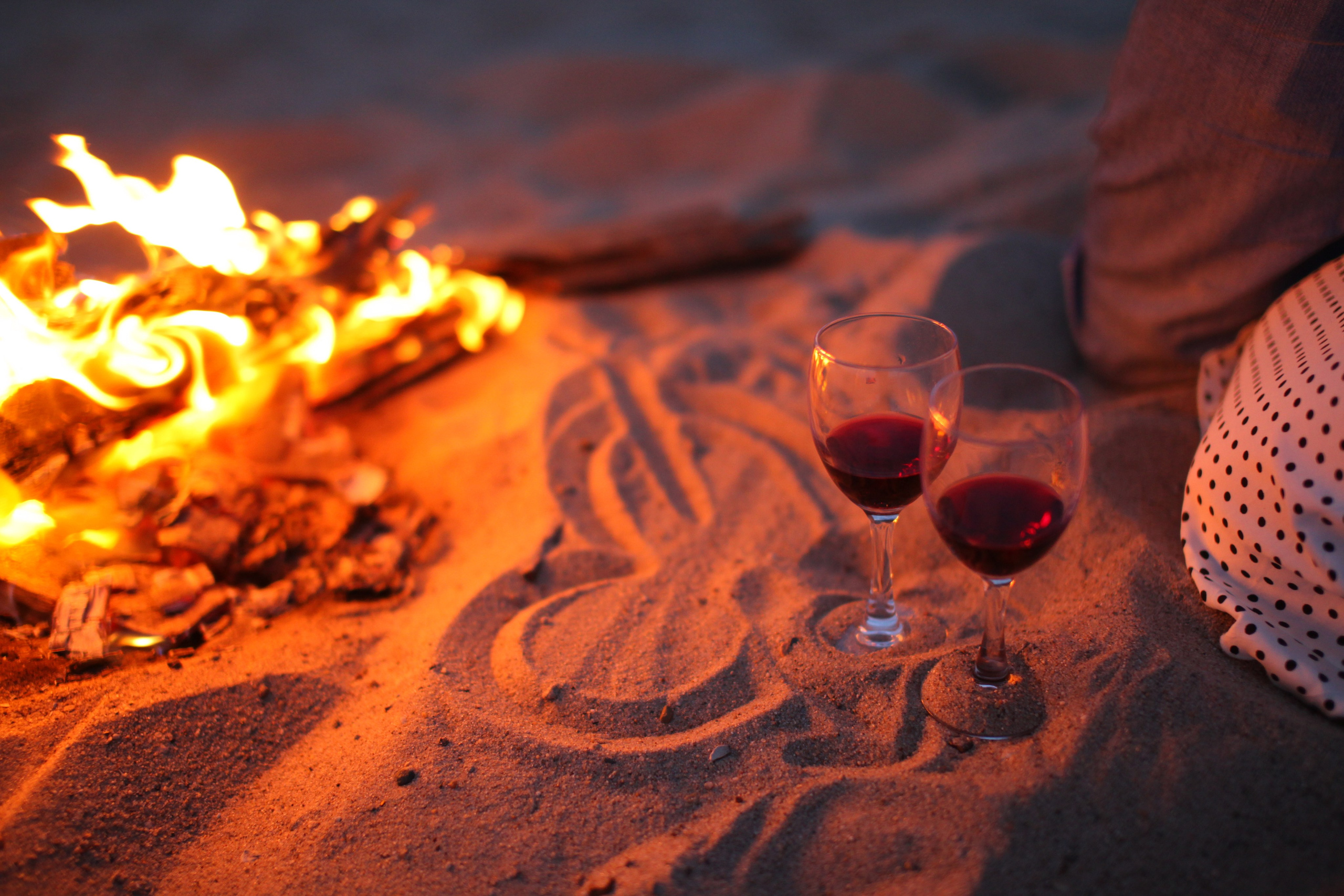 Фотосессия влюбленных у костра. Свадебный и репортажный фотограф в Ярославле и Санкт-Петербурге Роман Микрюков