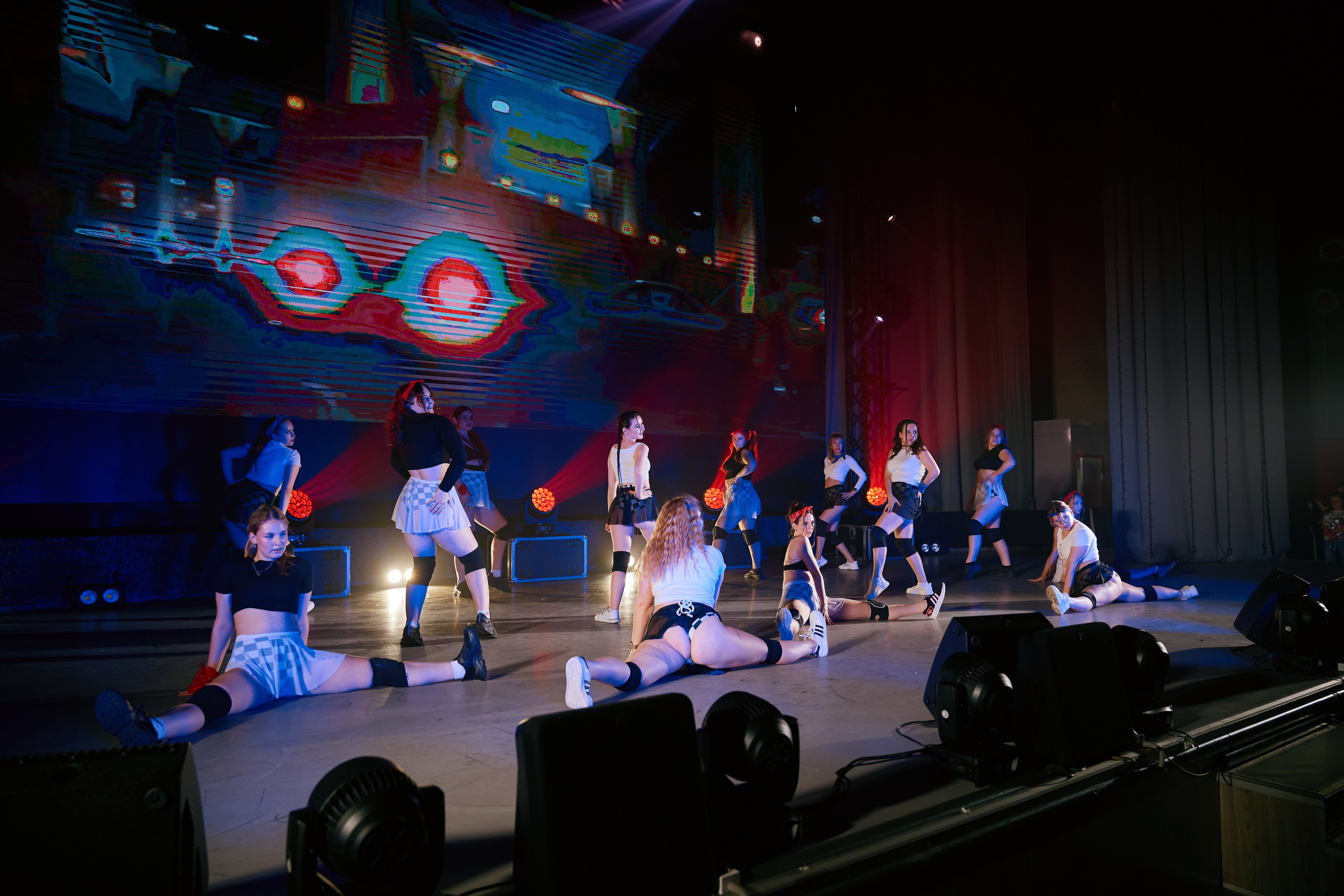 VIVA GLAM Отчетный концерт. Фотограф и видеограф в Кургане Леонид Корнильев