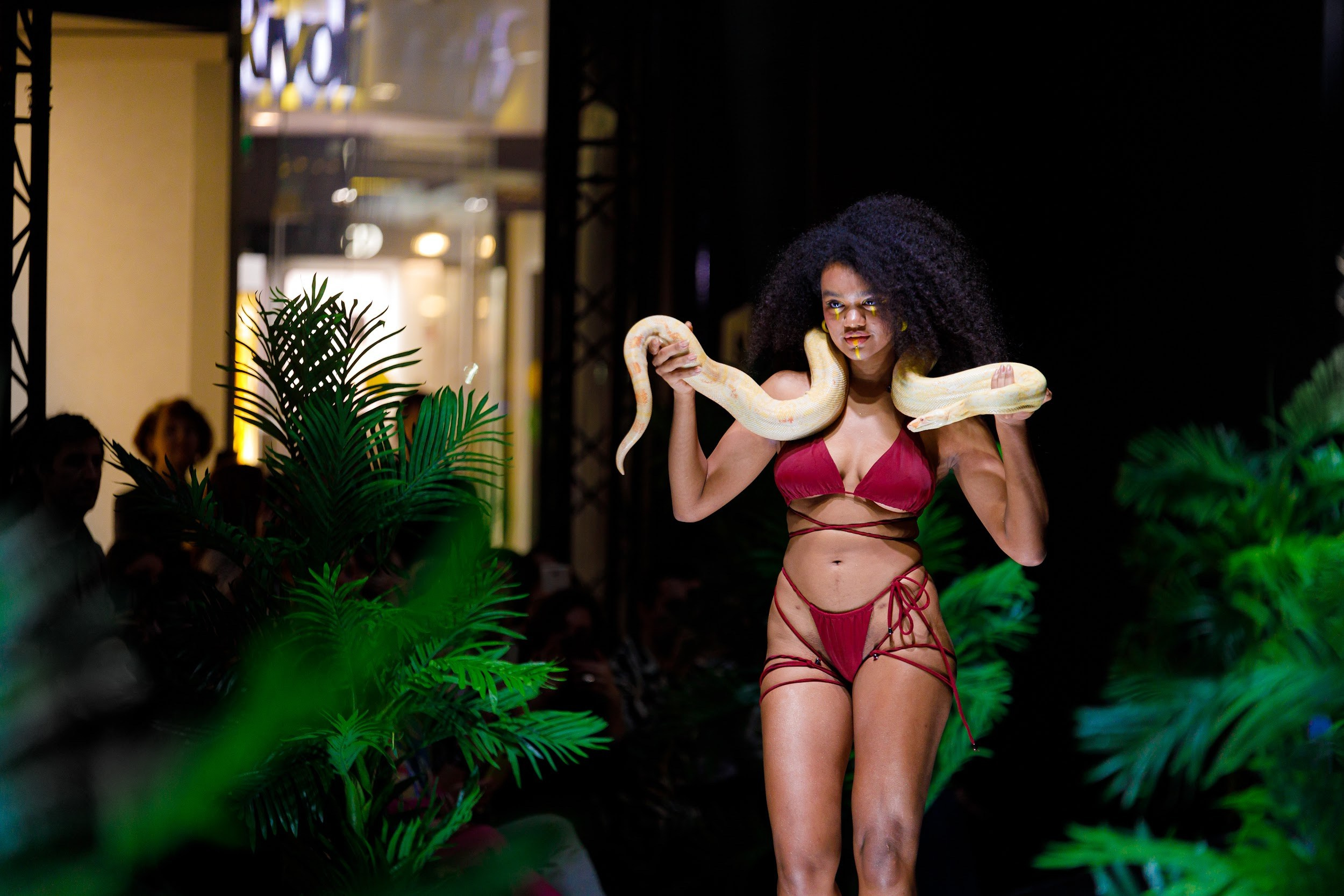 Season Fashion Week 2022. Kirillova Studio — мастерская декора и событий Юли Кирилловой