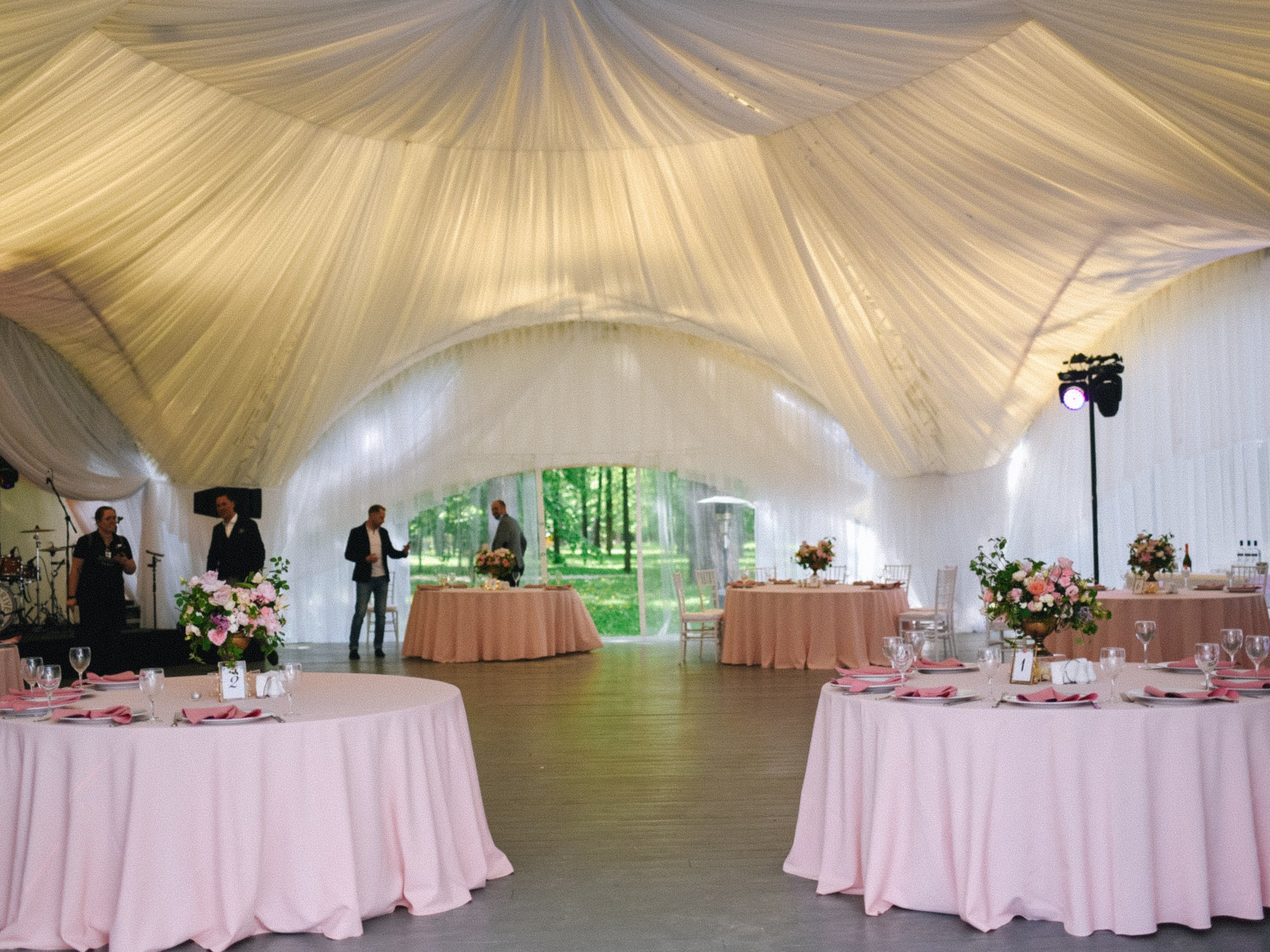 Свадьба байкеров в ресторане «Дворянское гнездо». Kirillova Studio — мастерская декора и событий Юли Кирилловой