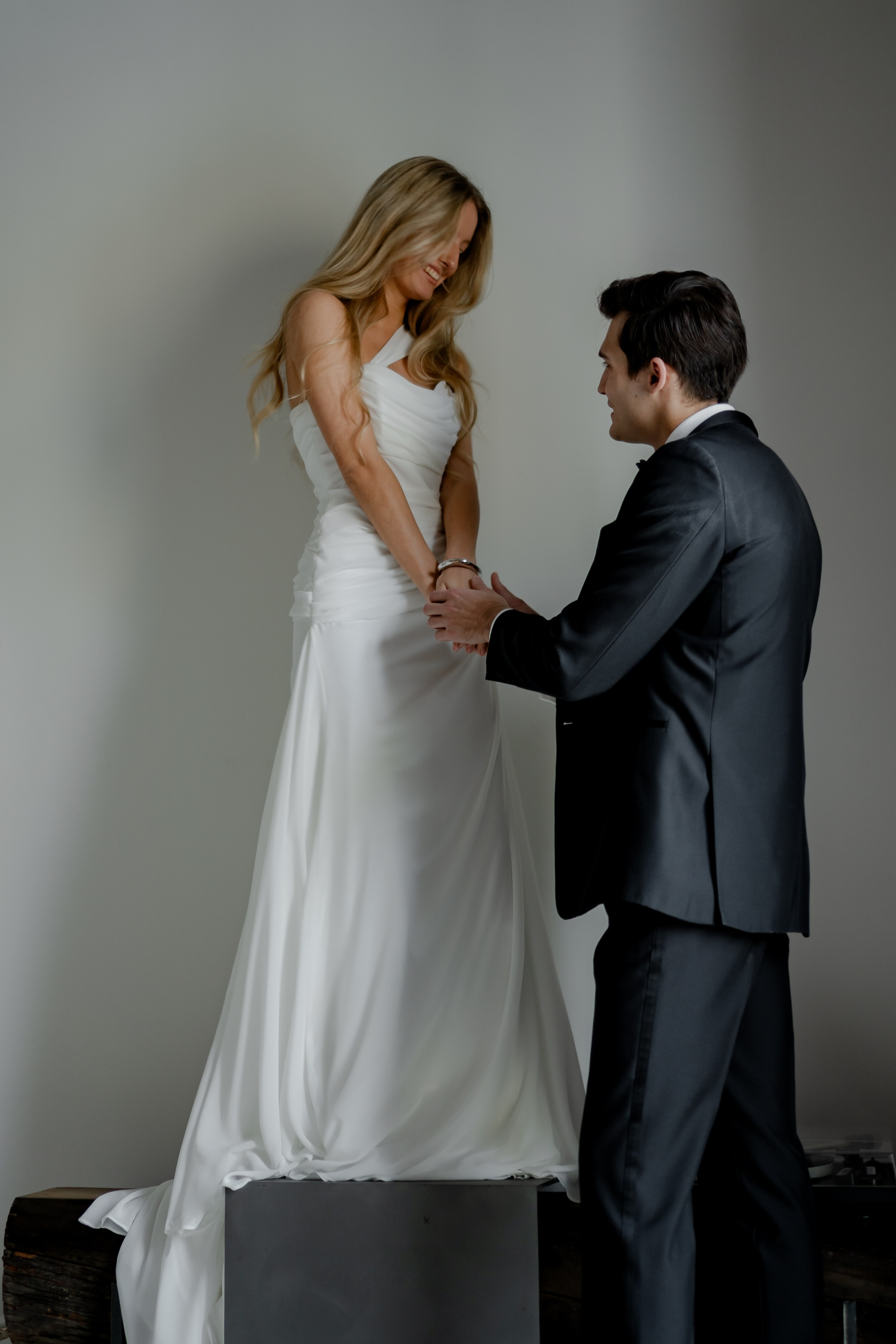 ЭЛЕГАНТНАЯ СВАДБЕНАЯ СЬЕМКА ЖЕНИХА И НЕВЕСТЫ В ДОРОГОМ ОТЕЛЕ САНКТ-ПЕТЕРБУРГА. Профессиональный фотограф, Санкт-Петербург — Виктория Богомолова