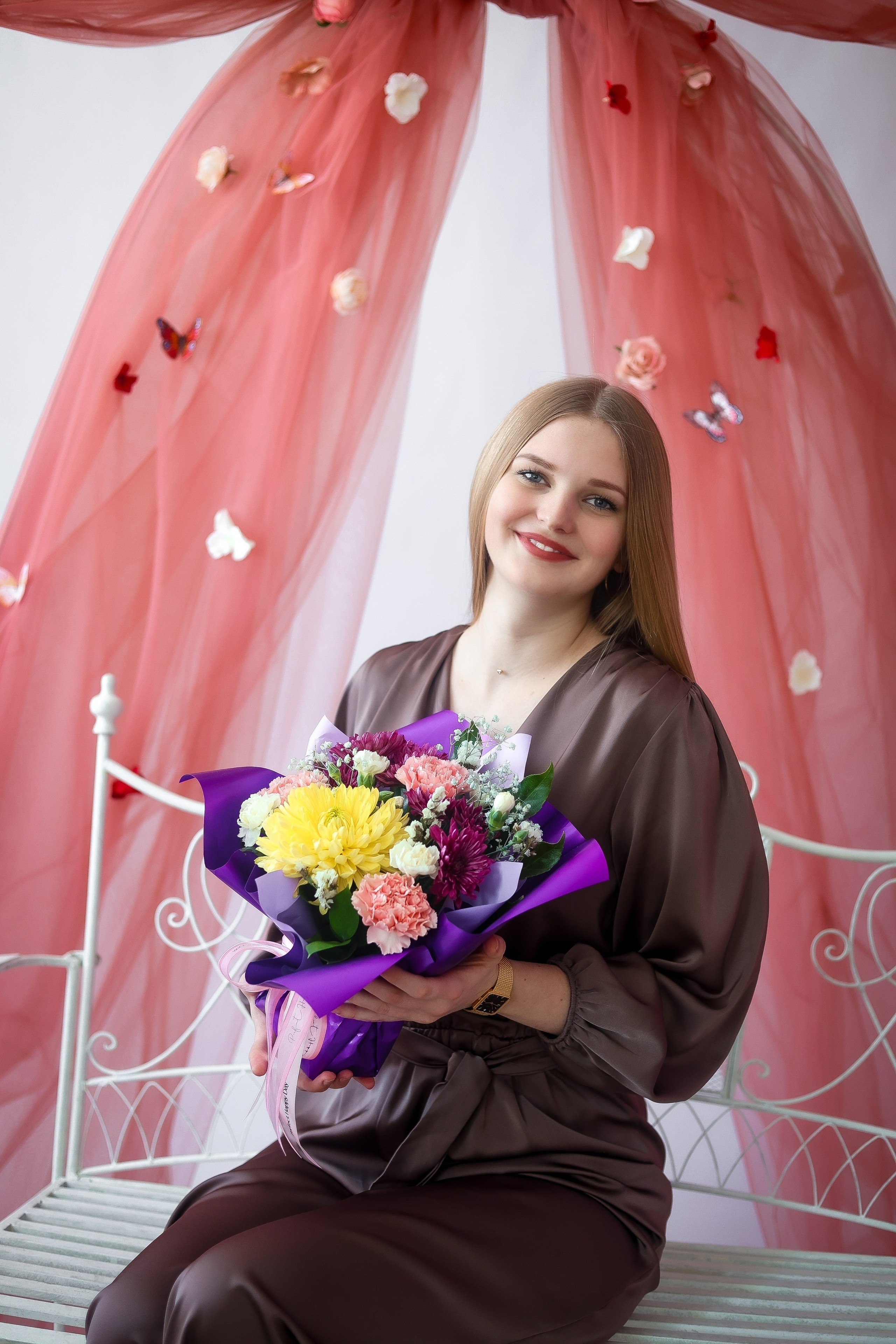 Семейные фотосессии студийные; новогодние, тематические, домашние и тд. Выпускные альбомы для школ и Детских садов в Барнауле /Выпускные/Свадебные/Детские/Семейные и др. виды съёмок /Фотограф Вера Валейко