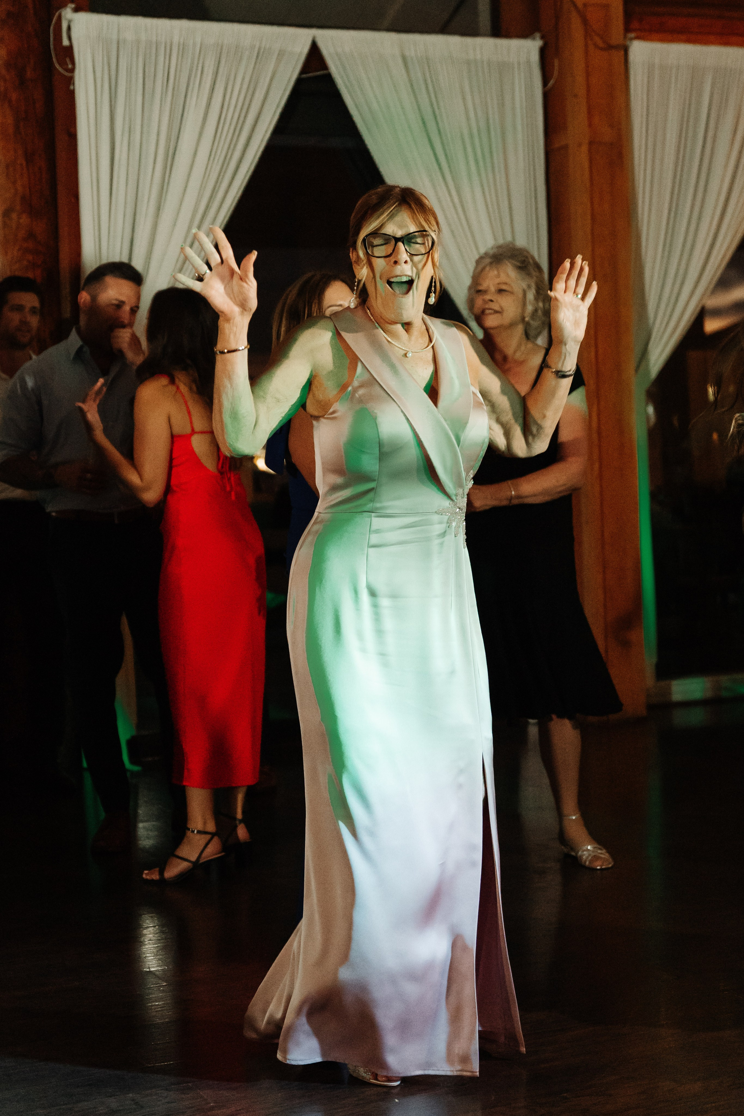 2025-08-16_BryanAmber. Ретушер Зенькевич Света