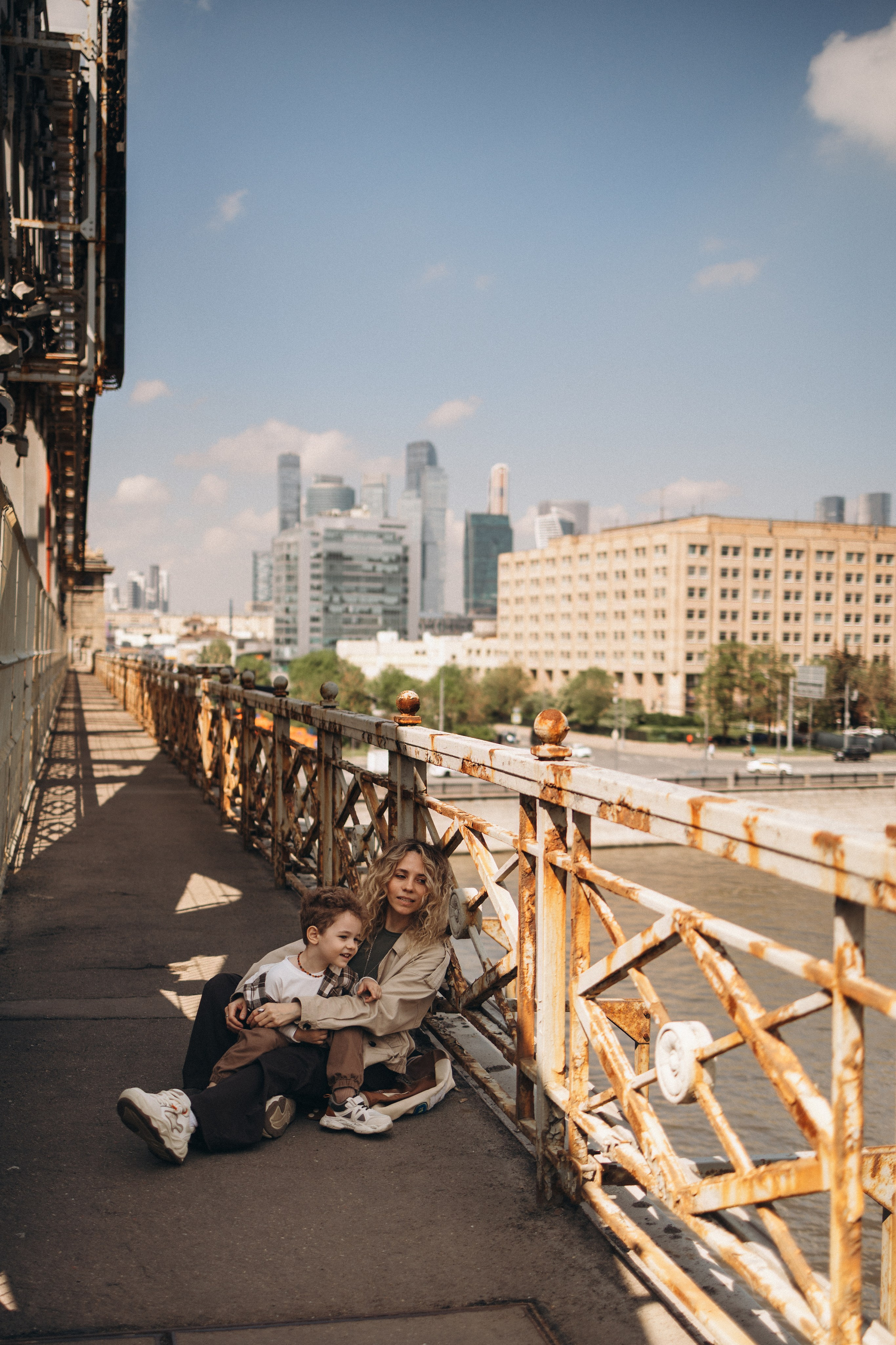 Женя и Яша, Бережковский мост. Семейный фотограф в Москве Марина Петра