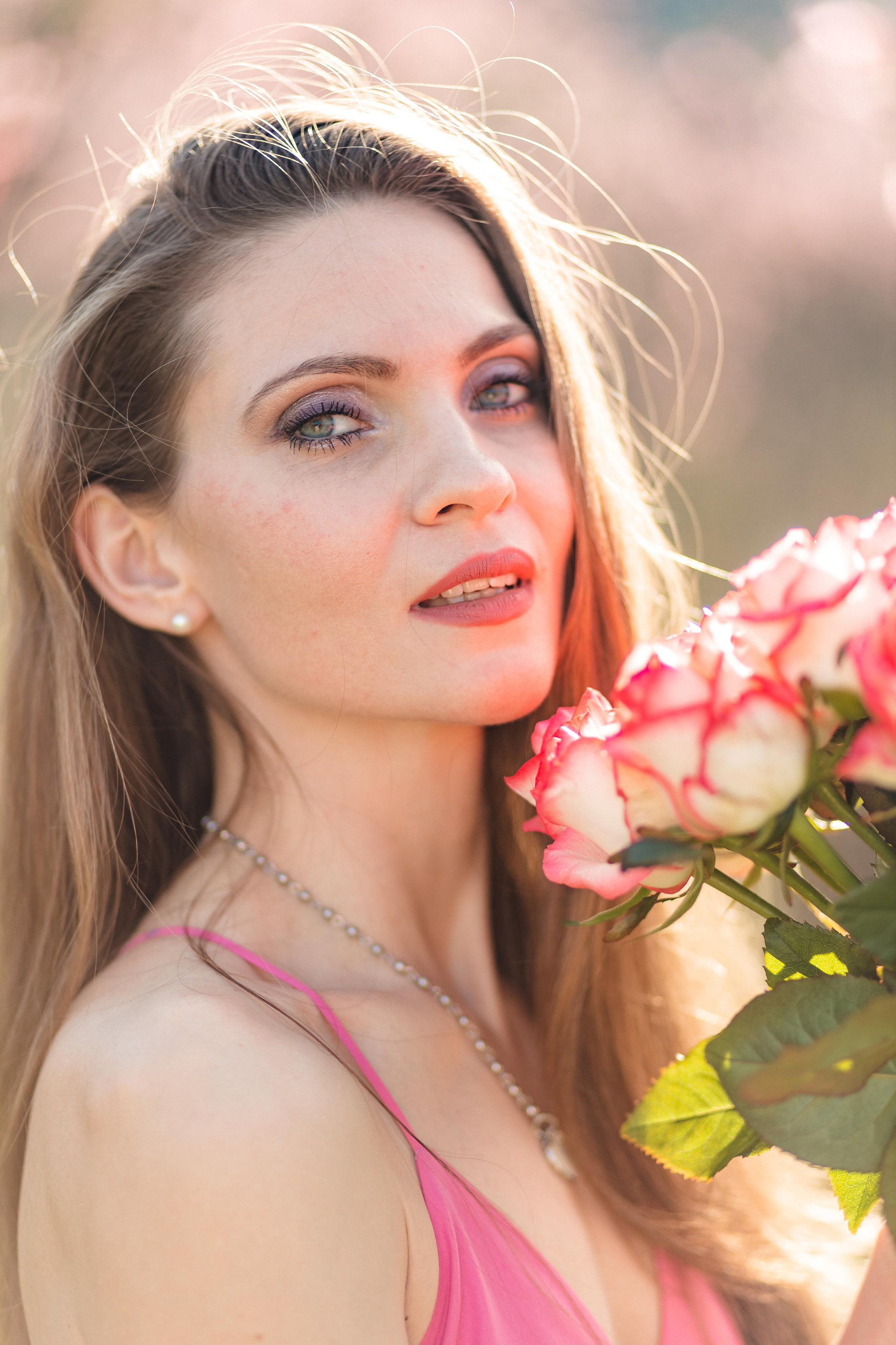 Мария и цветение персика