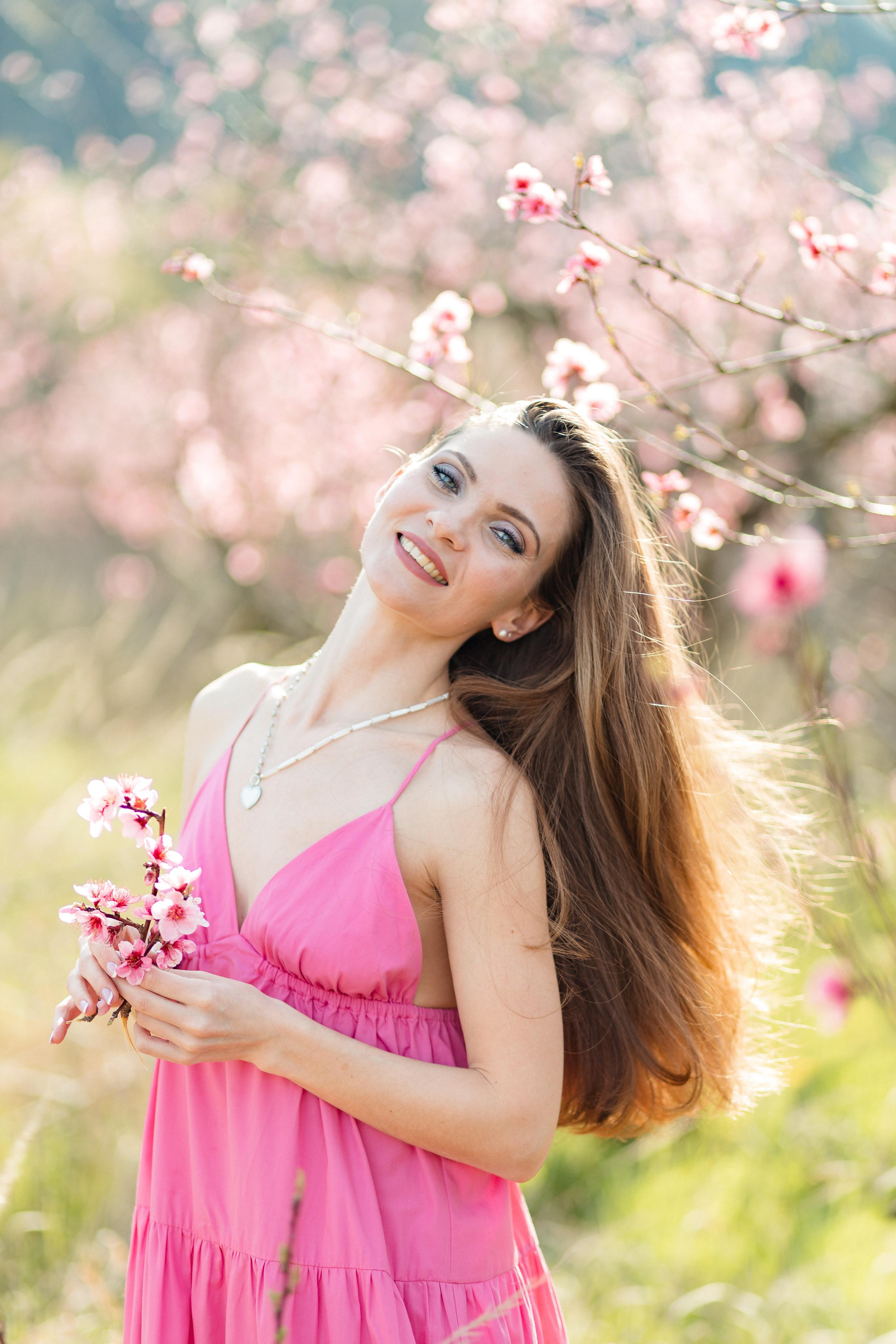 Мария и цветение персика