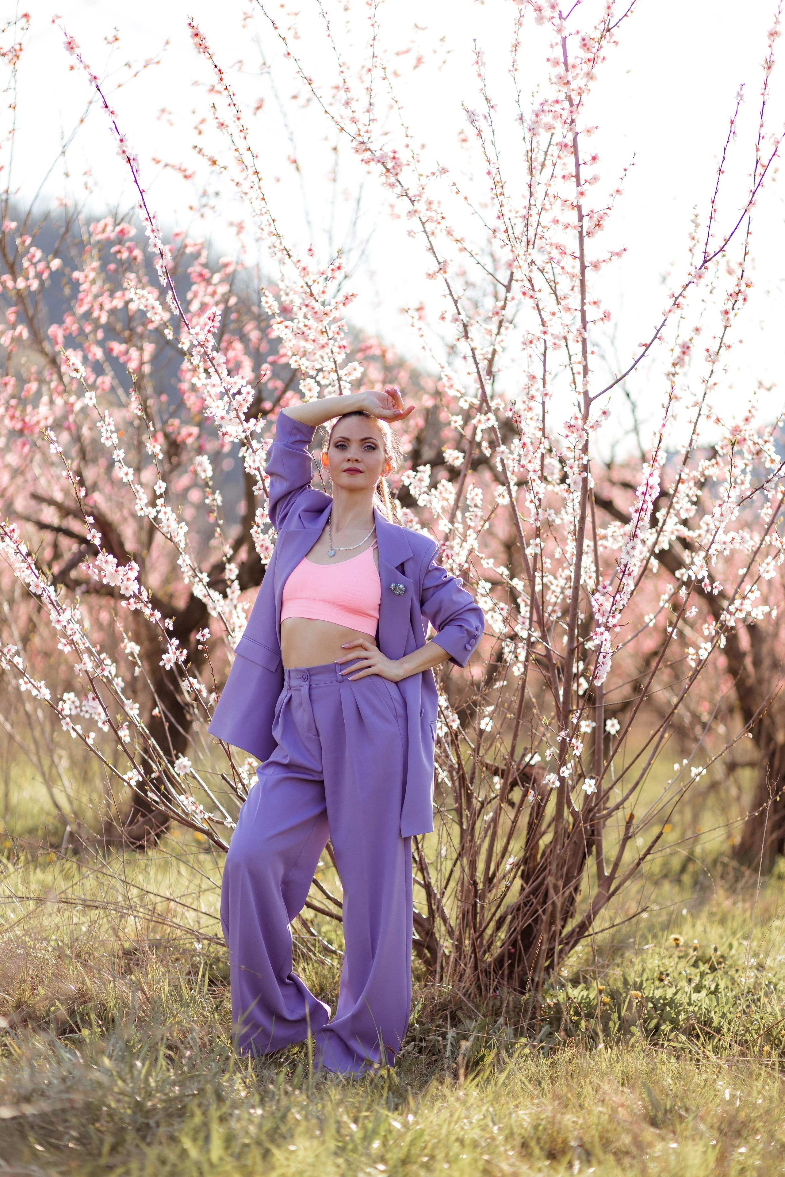 Мария и цветение персика