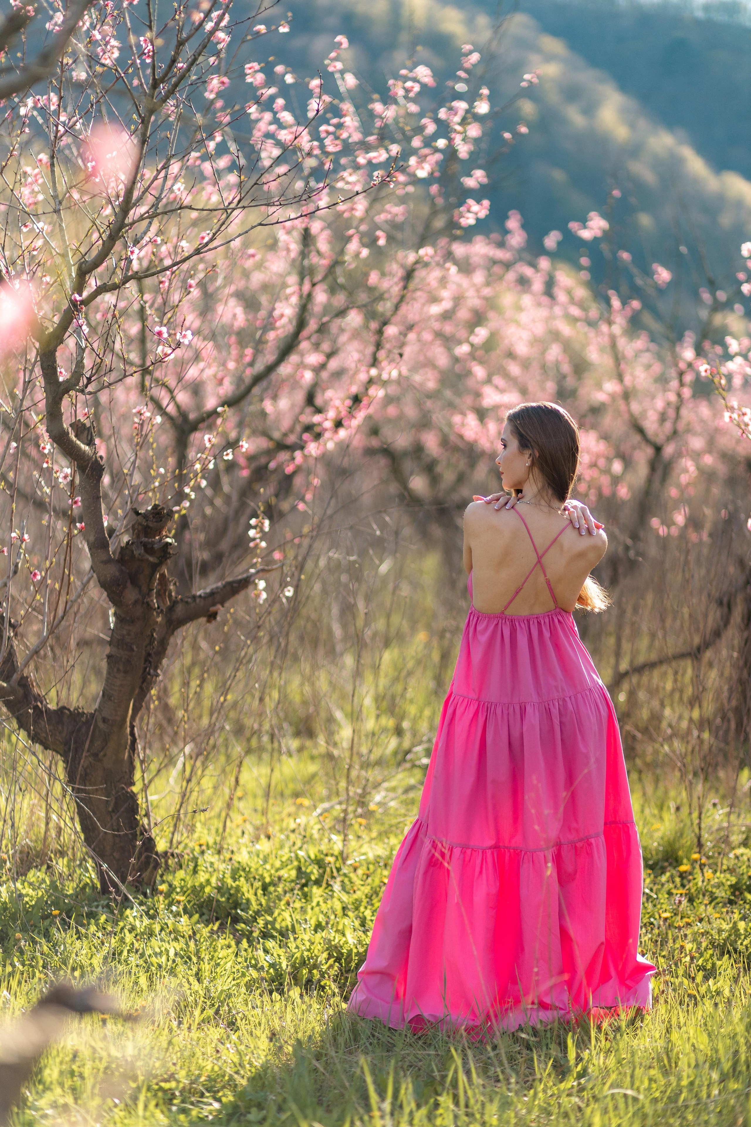 Мария и цветение персика