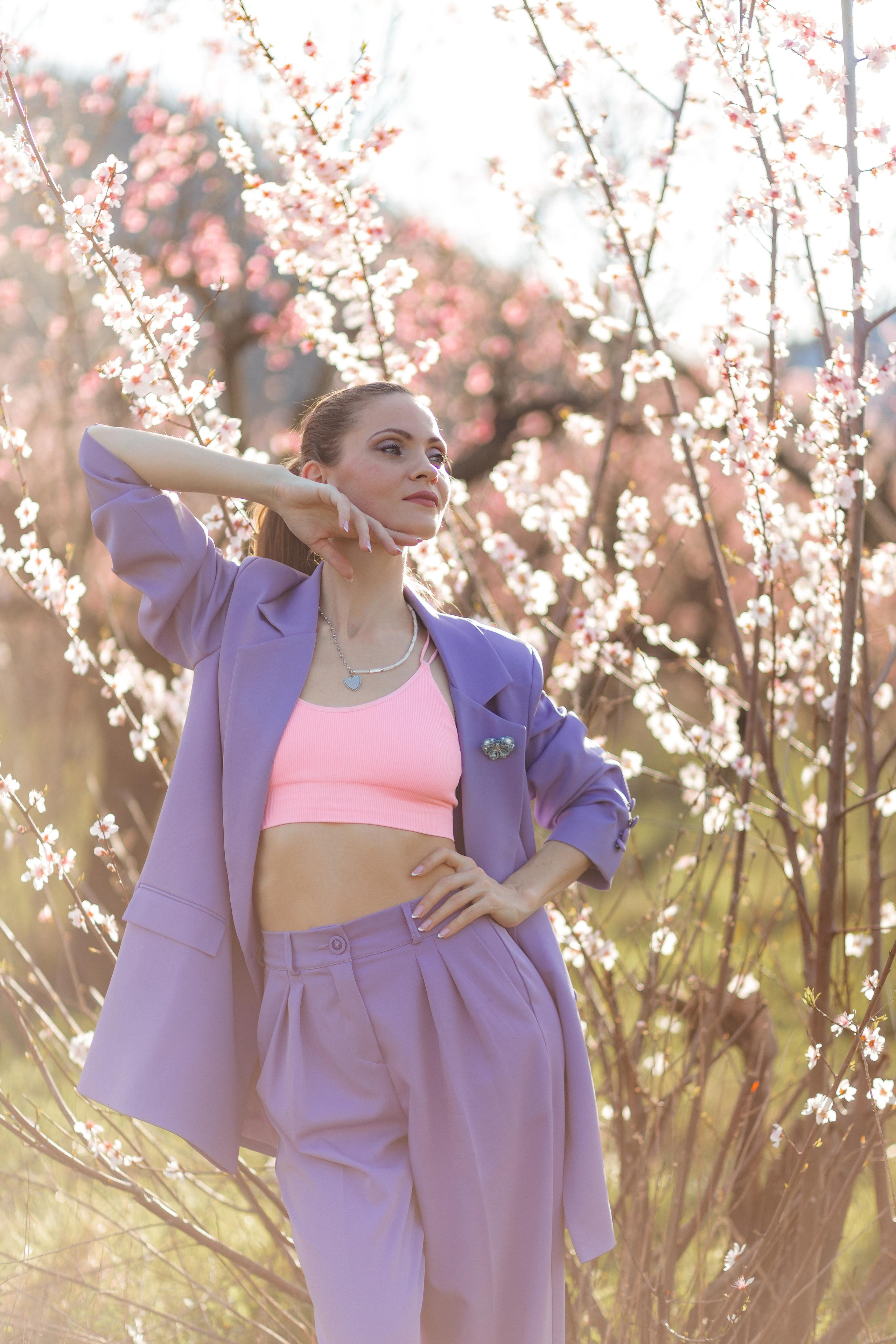 Мария и цветение персика