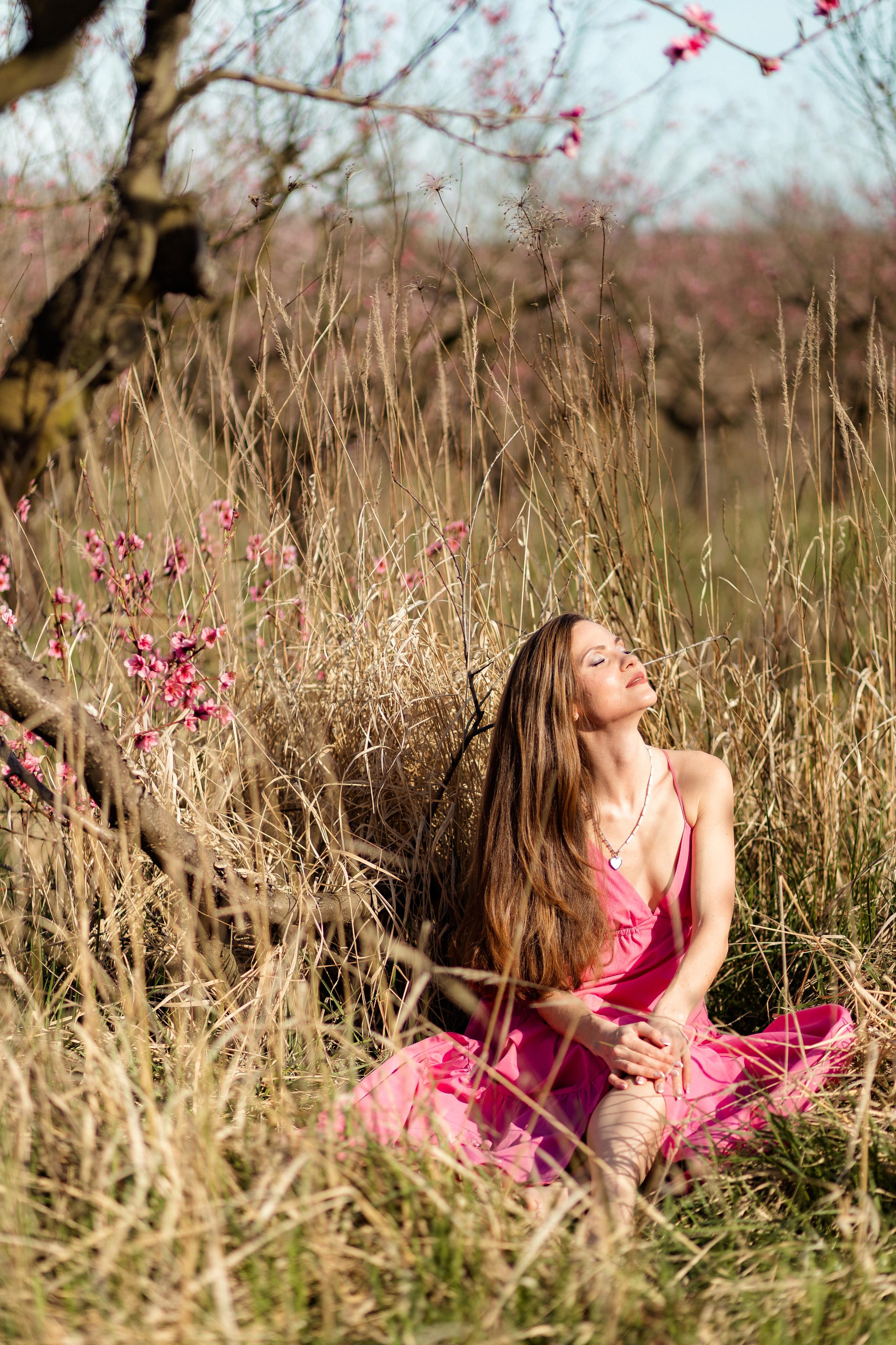 Мария и цветение персика