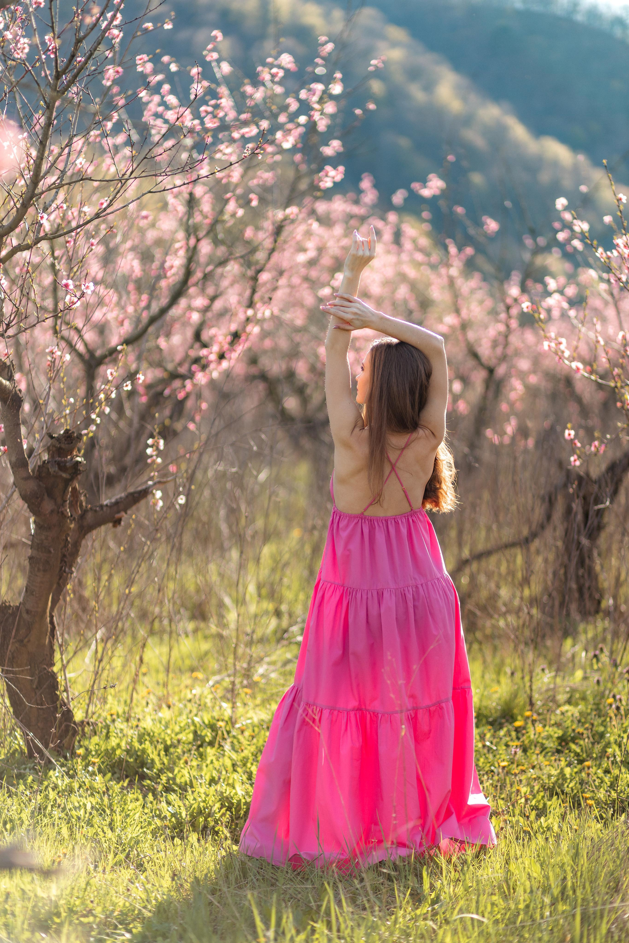 Мария и цветение персика