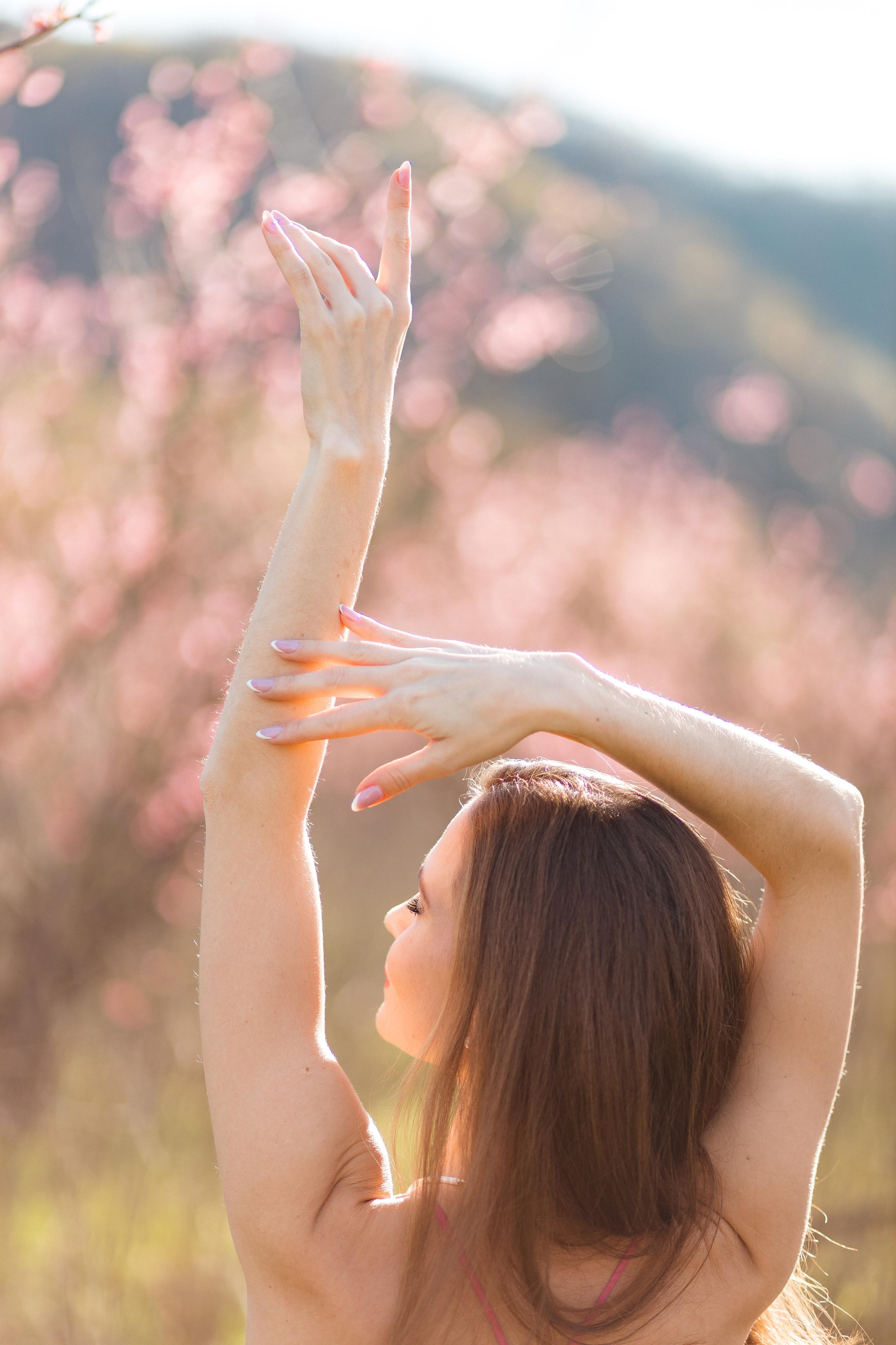 Мария и цветение персика