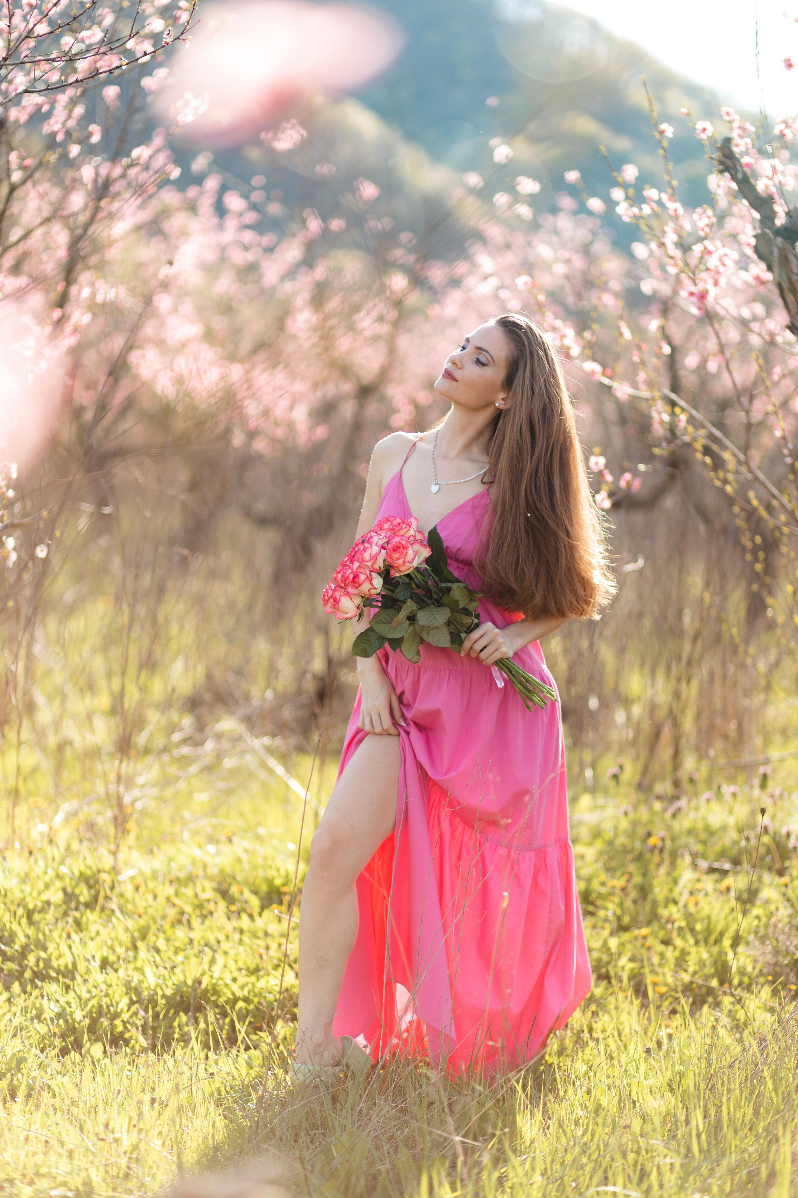 Мария и цветение персика