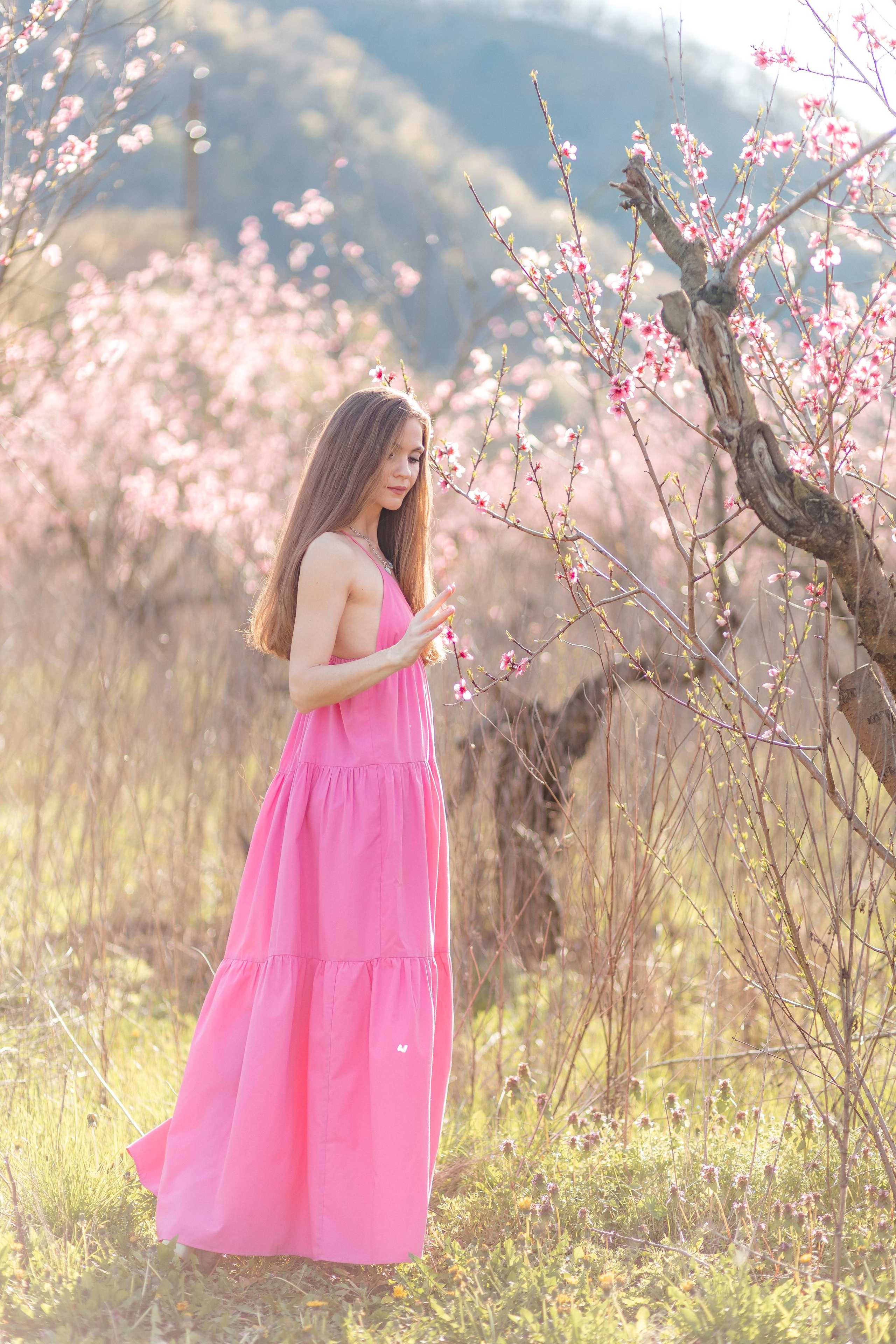 Мария и цветение персика