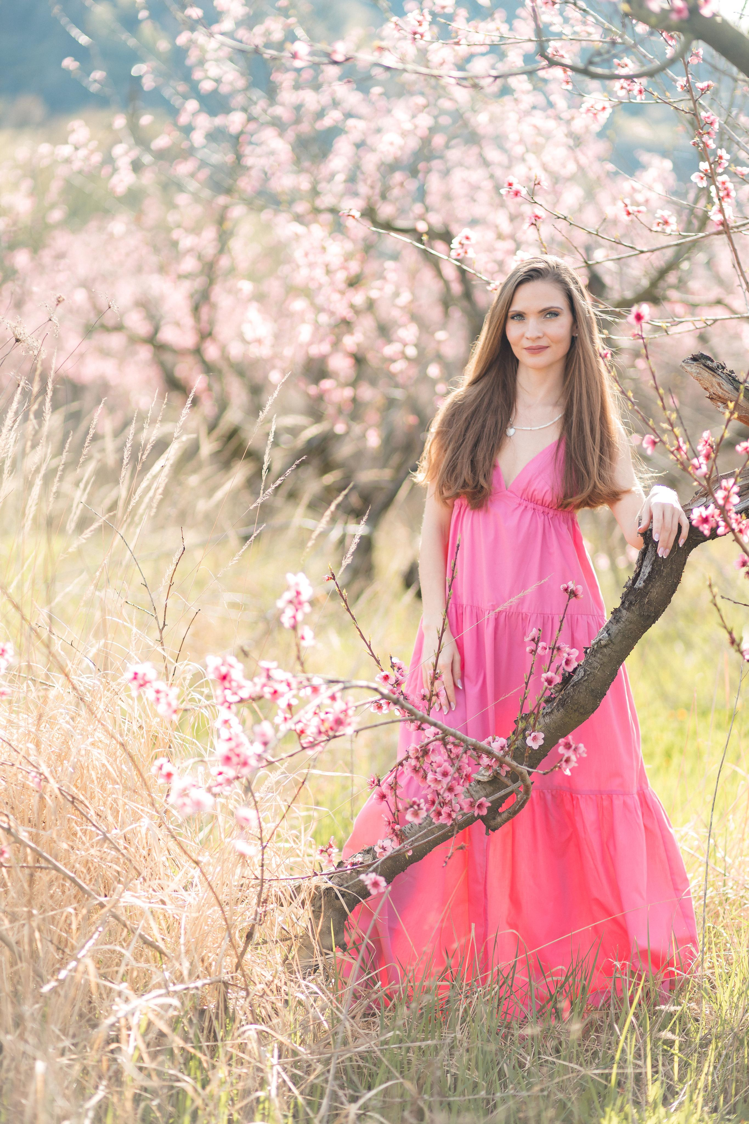 Мария и цветение персика