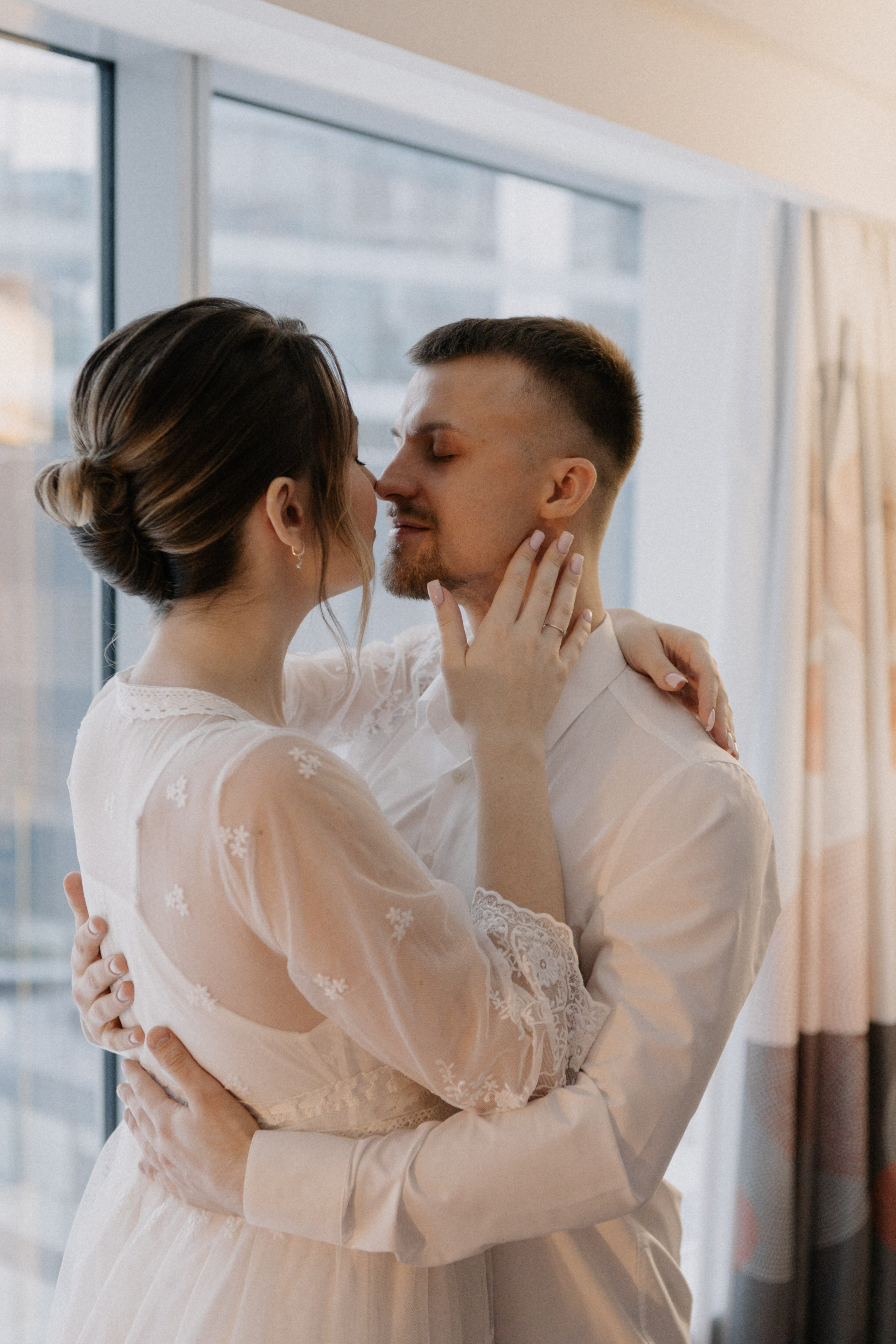 Ксюша и Илья. Утро в отеле роспись в Birds. Свадебный и портретный фотограф в Москве Анастасия Масюк