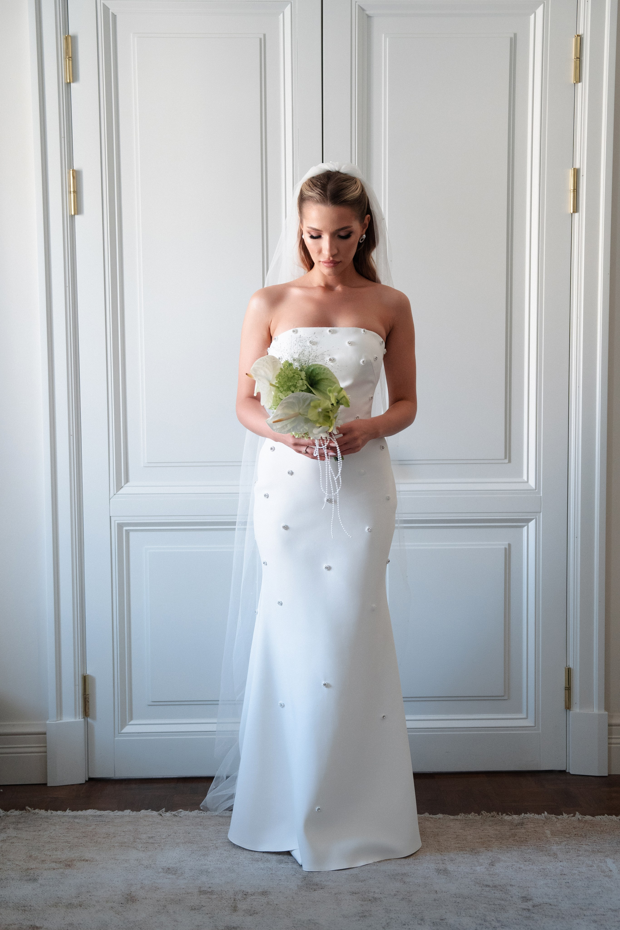 Виктория & Роман. Камерная городская свадьба в видовом ресторане в стиле современная классика. Свадебный фотограф организатор в Санкт-Петербурге Ассоль Опарина