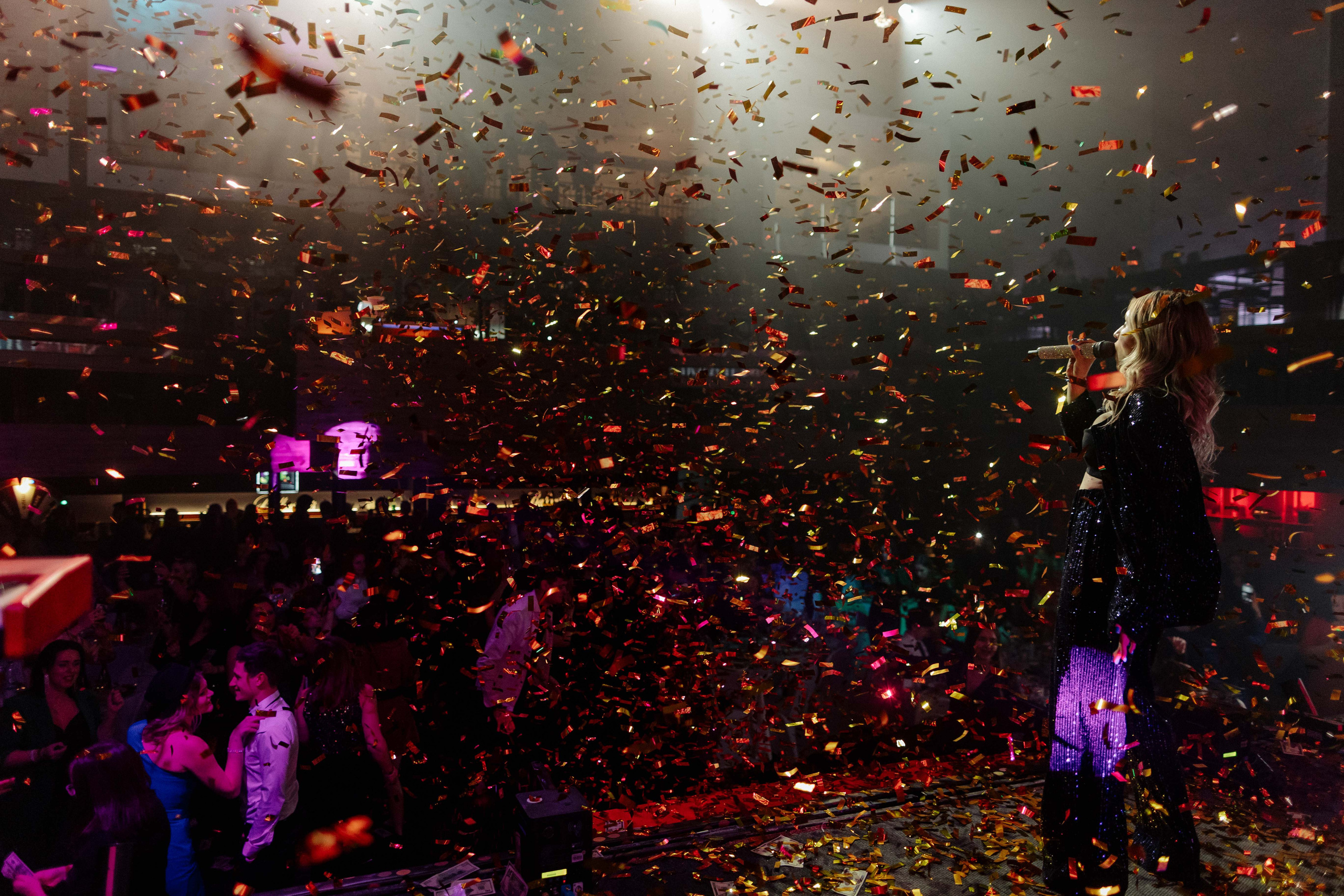 Корпоратив Срочно Деньги. Алексей Шаров — свадебный и репортажный фотограф в Нижнем Новгороде