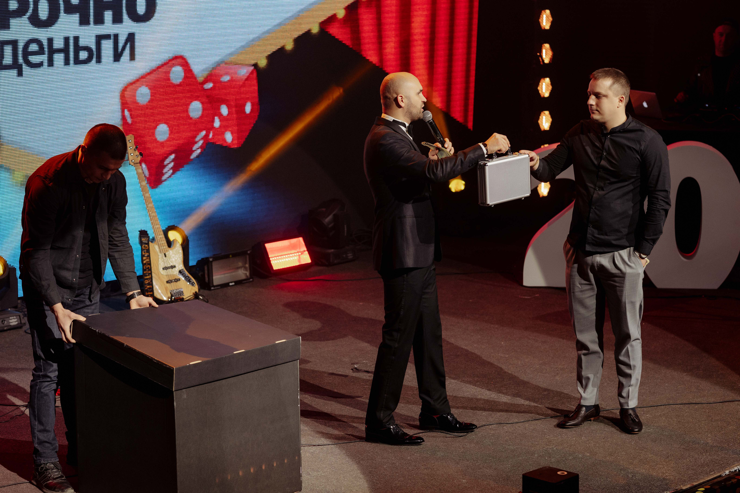 Корпоратив Срочно Деньги. Алексей Шаров — свадебный и репортажный фотограф в Нижнем Новгороде