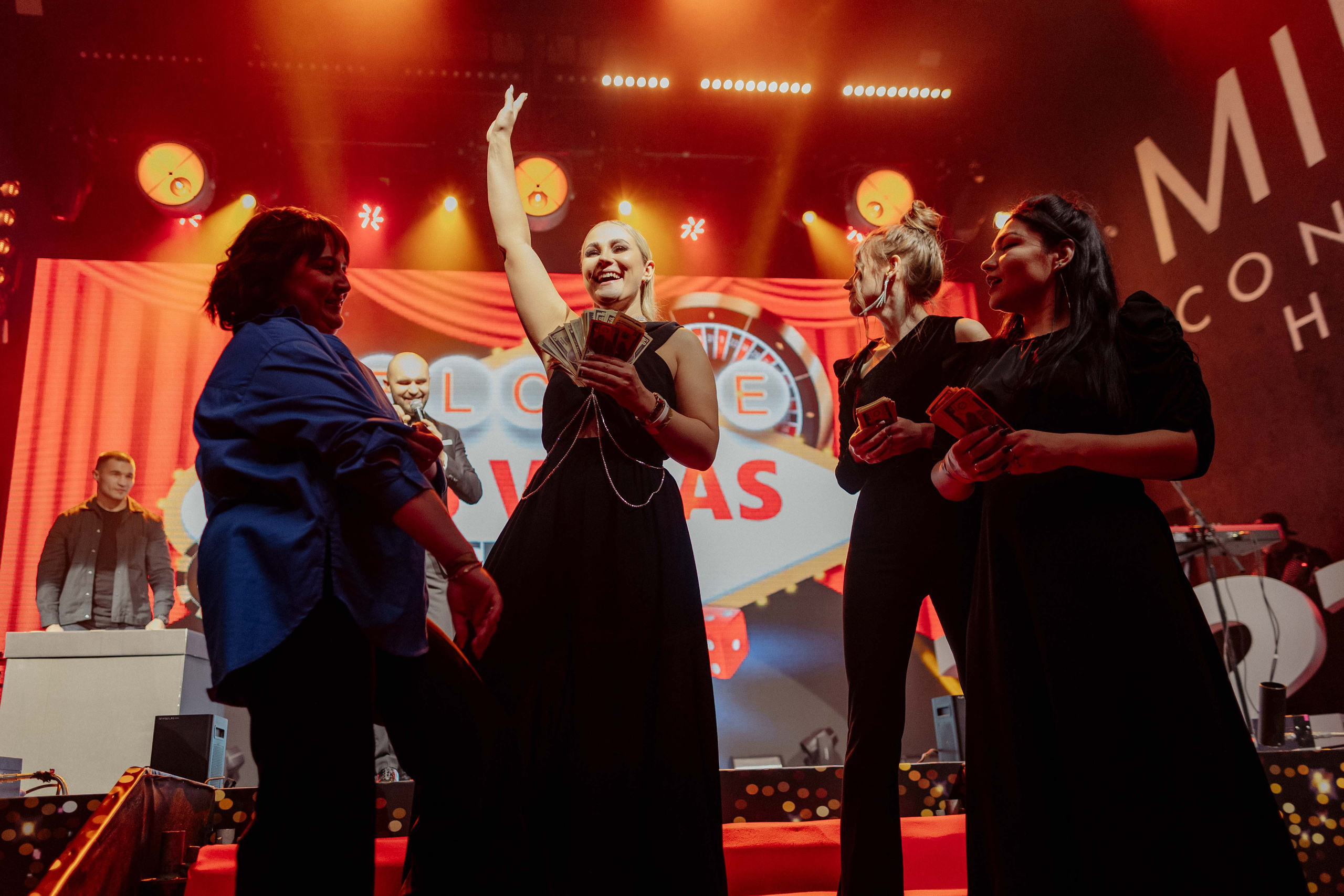 Корпоратив Срочно Деньги. Алексей Шаров — свадебный и репортажный фотограф в Нижнем Новгороде