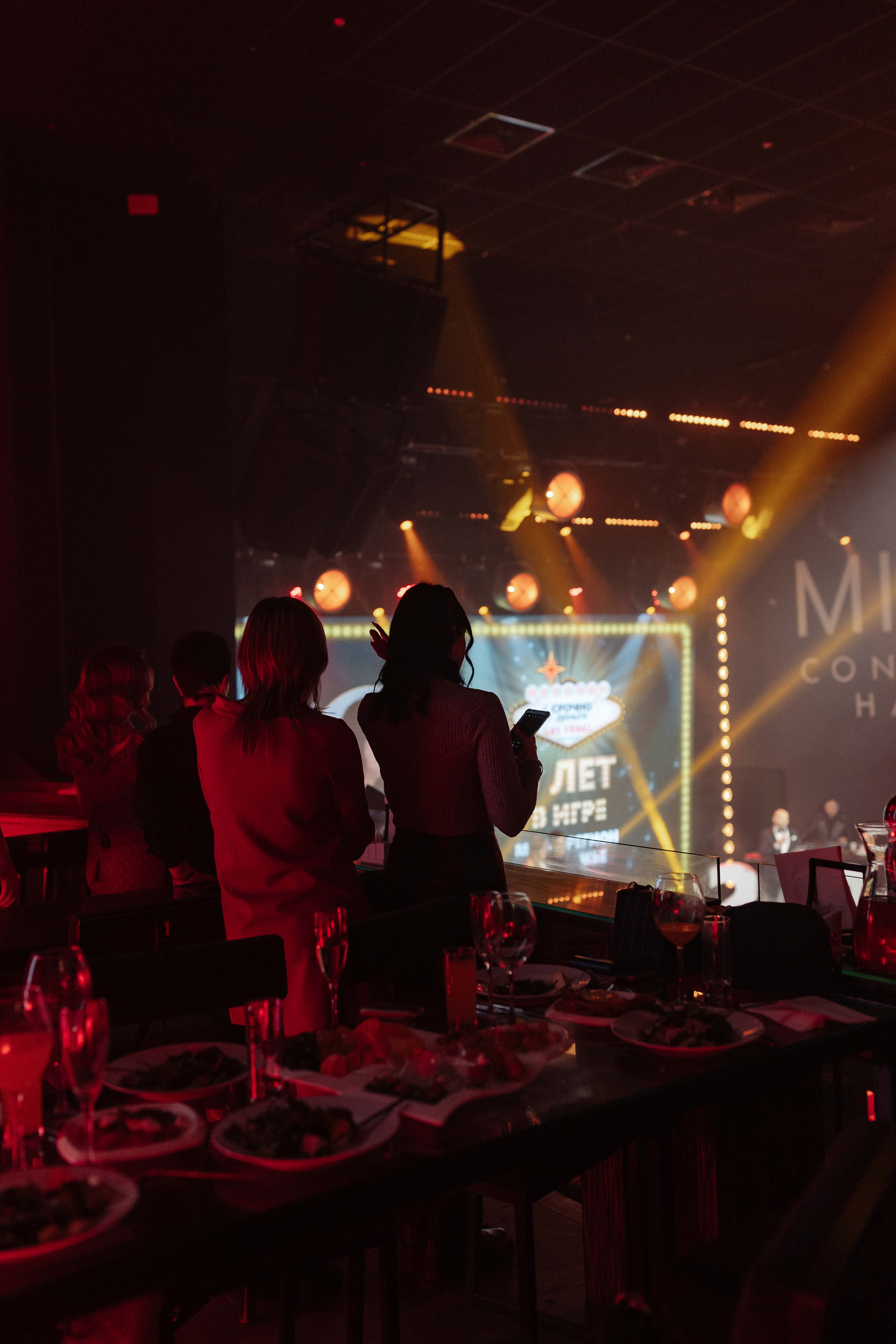 Корпоратив Срочно Деньги. Алексей Шаров — свадебный и репортажный фотограф в Нижнем Новгороде