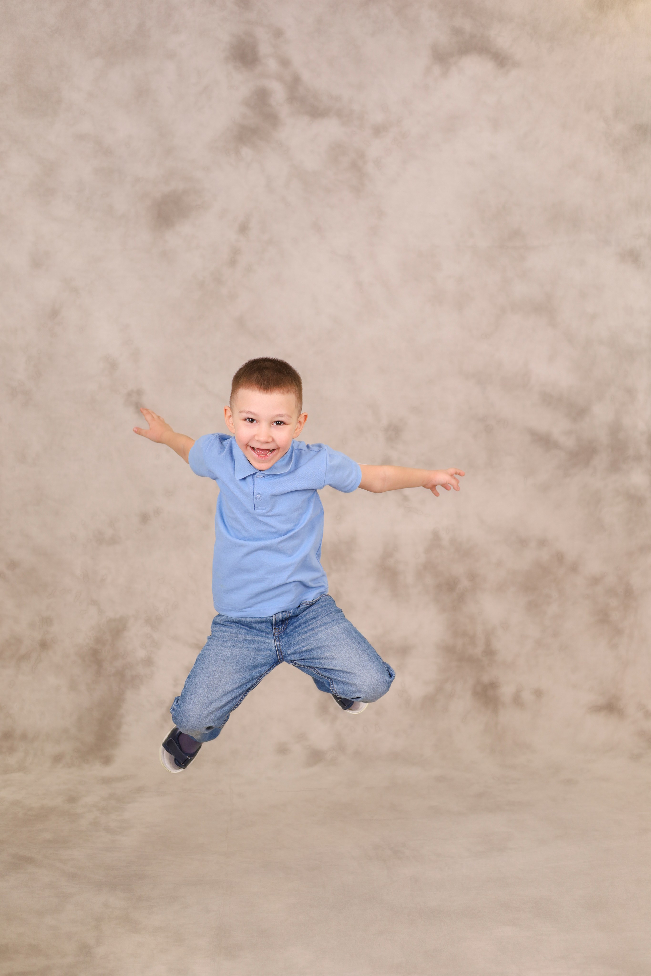 Выпускные альбомы для детского сада печать на заказ. Выпускные альбомы в Тюмени для школ, садов, вузов спортивных секций