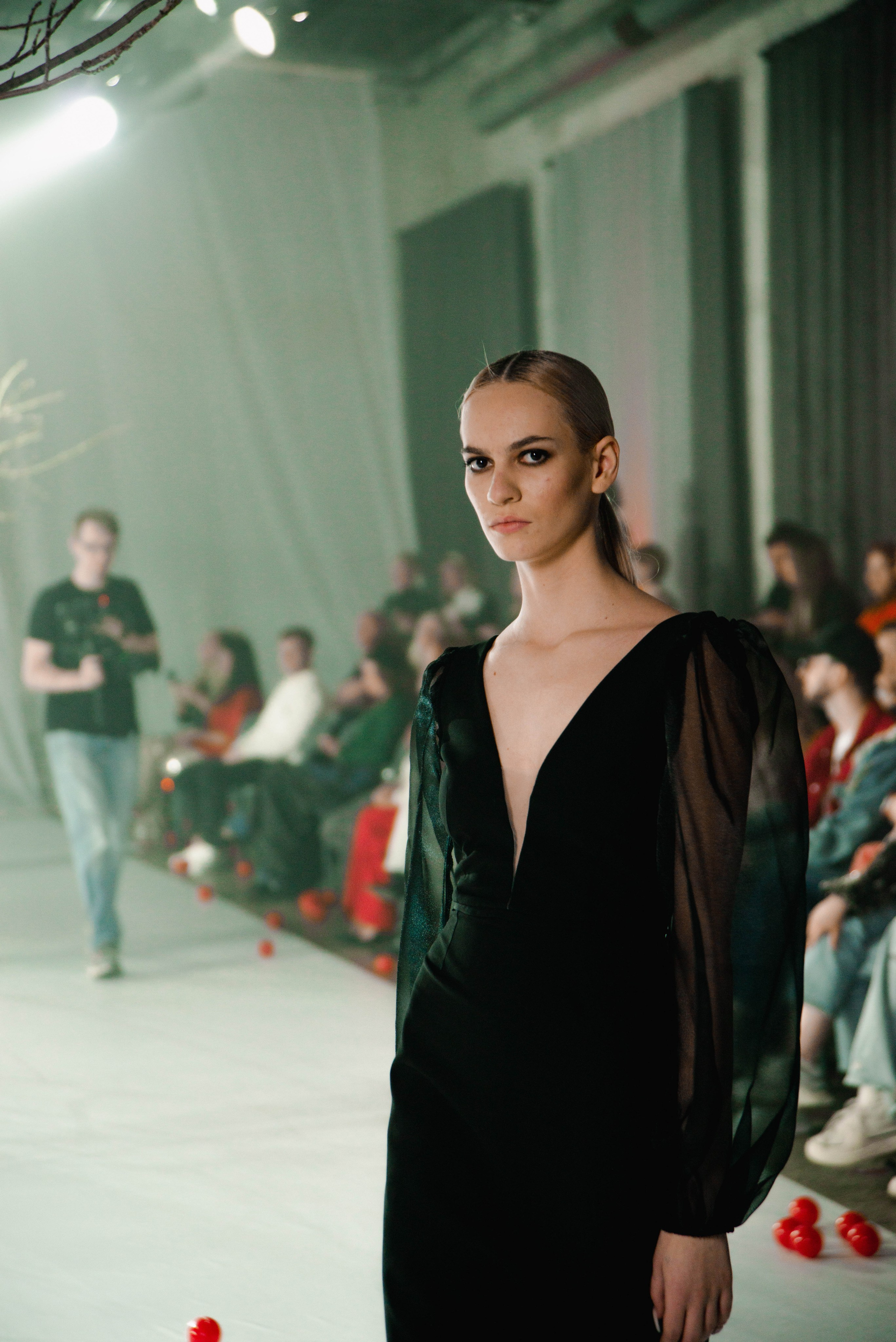 Показ «Красный Шум». Ксения Glossa. Портретный и репортажный фотограф в Самаре