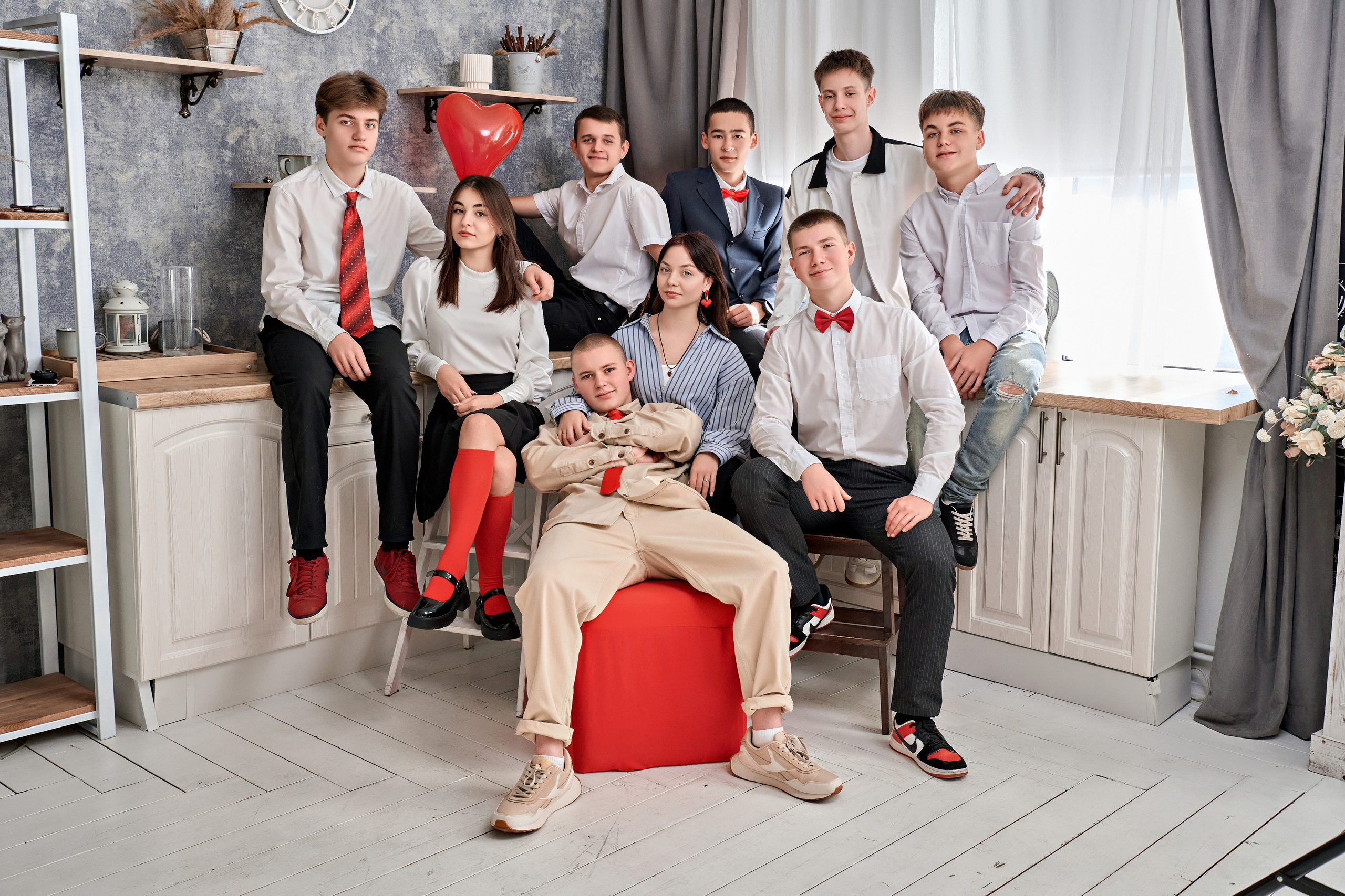 Фотосъёмка в студии «Окна» на выпускные альбомы. Калуга. Фотограф Меняйло Евгений. Свадьба. Портрет. Репортаж. Семья. Контент