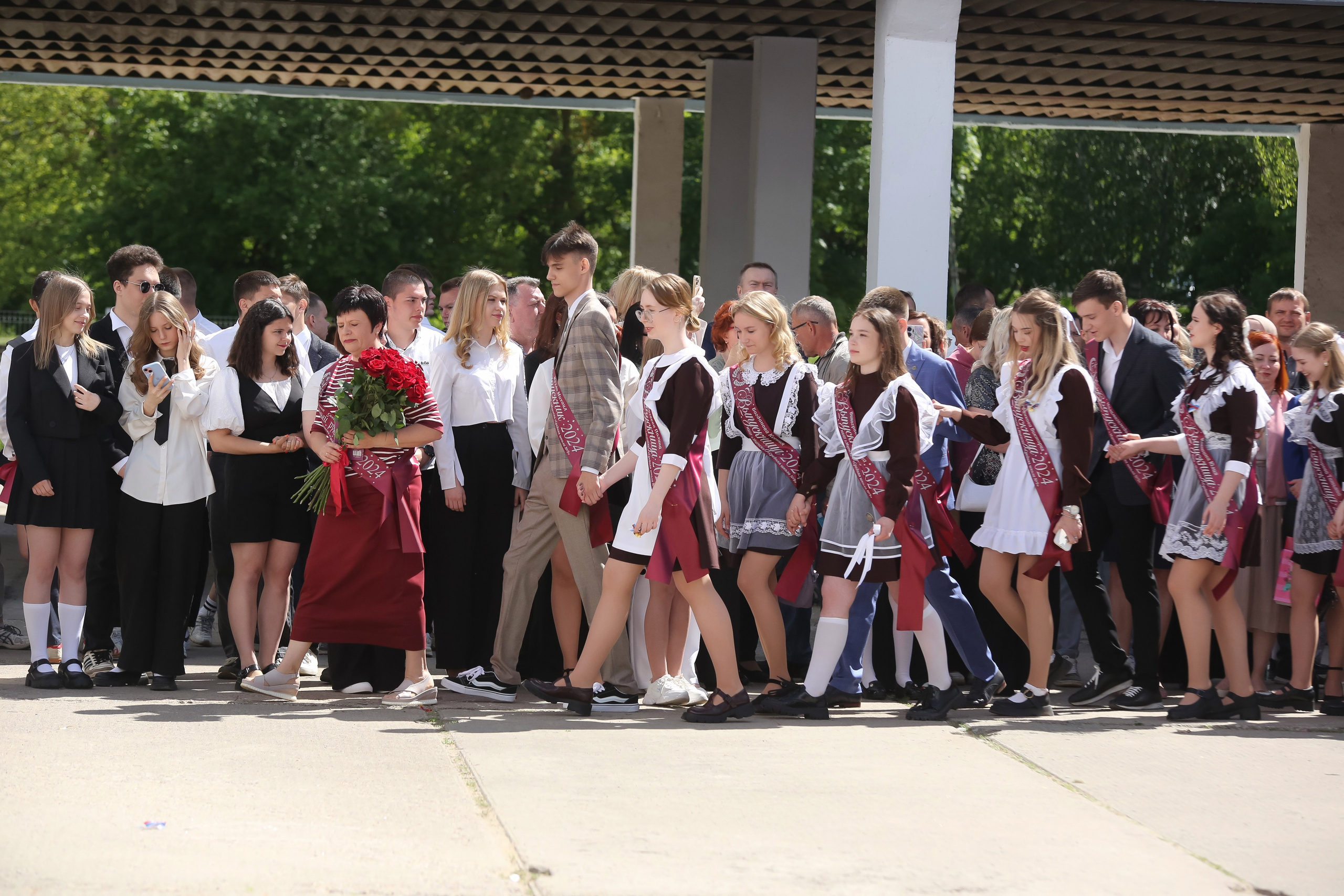 ЛИНЕЙКА «ПОСЛЕДНИЙ ЗВОНОК» 9 ШКОЛА 2024 г МЦЕНСК. ТВОЙ АЛЬБОМ / ТВОИ ПРАВИЛА