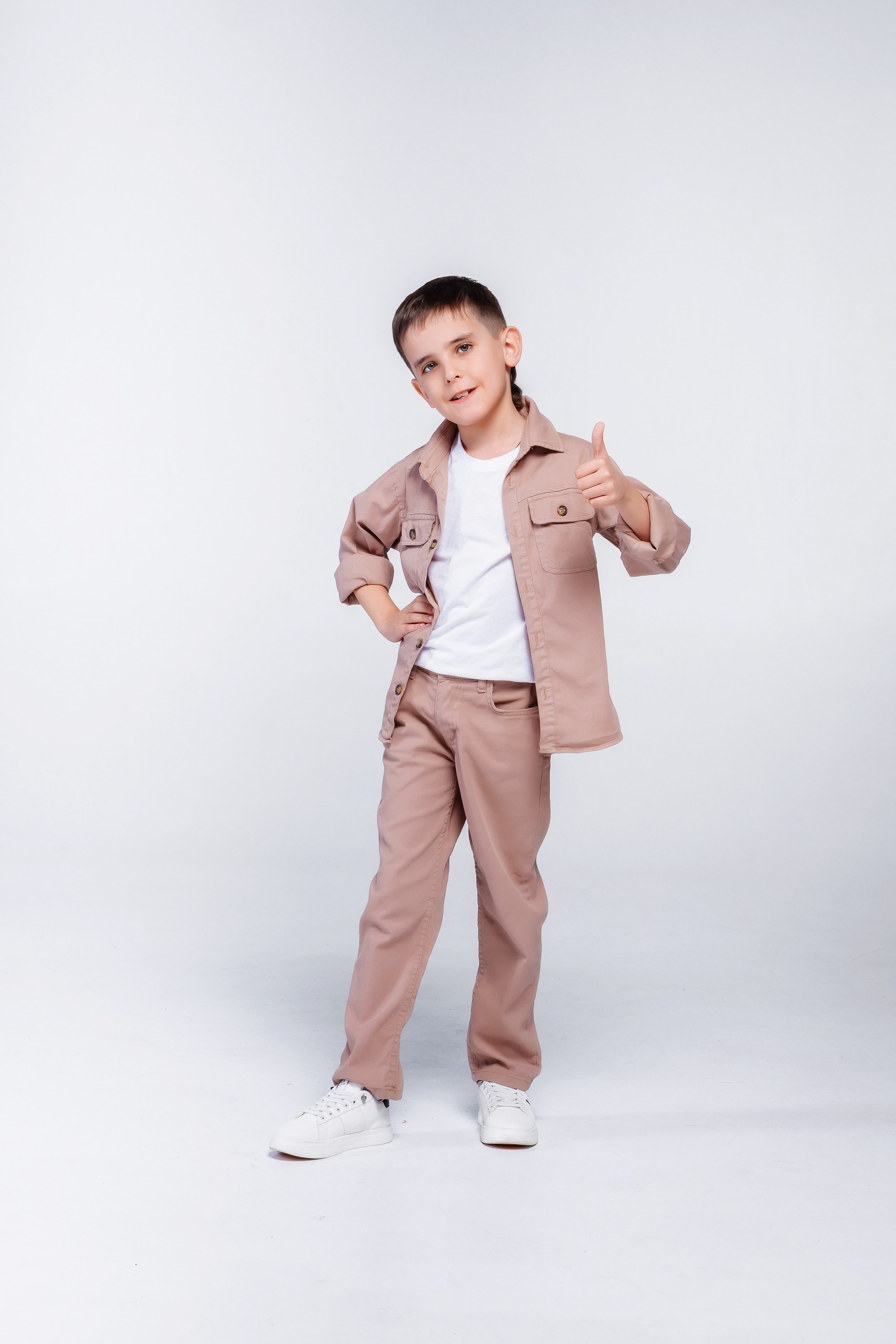 Съемка в студии на Афишу или другие нужды. Семейный и Свадебный фотограф в Астане Александр Астапов