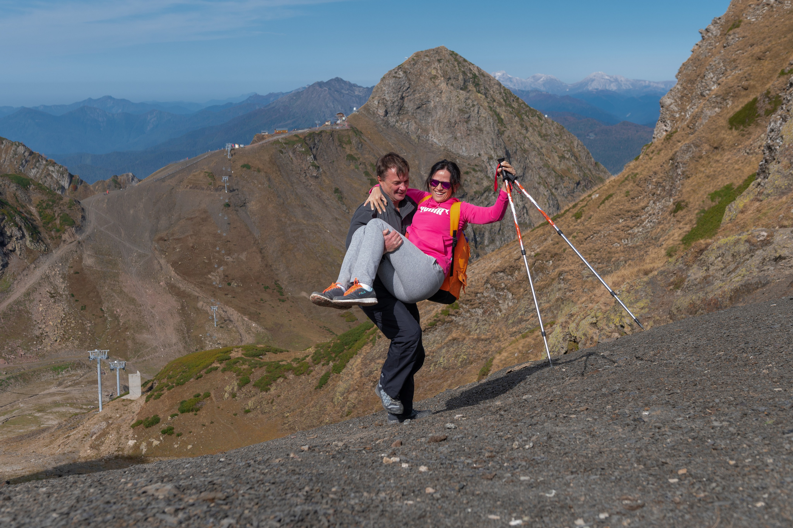 Хайкинг по трем курортам Красной Поляны 2022. Репортажный фотограф в Красной Поляне и Сочи Павлюченко Екатерина