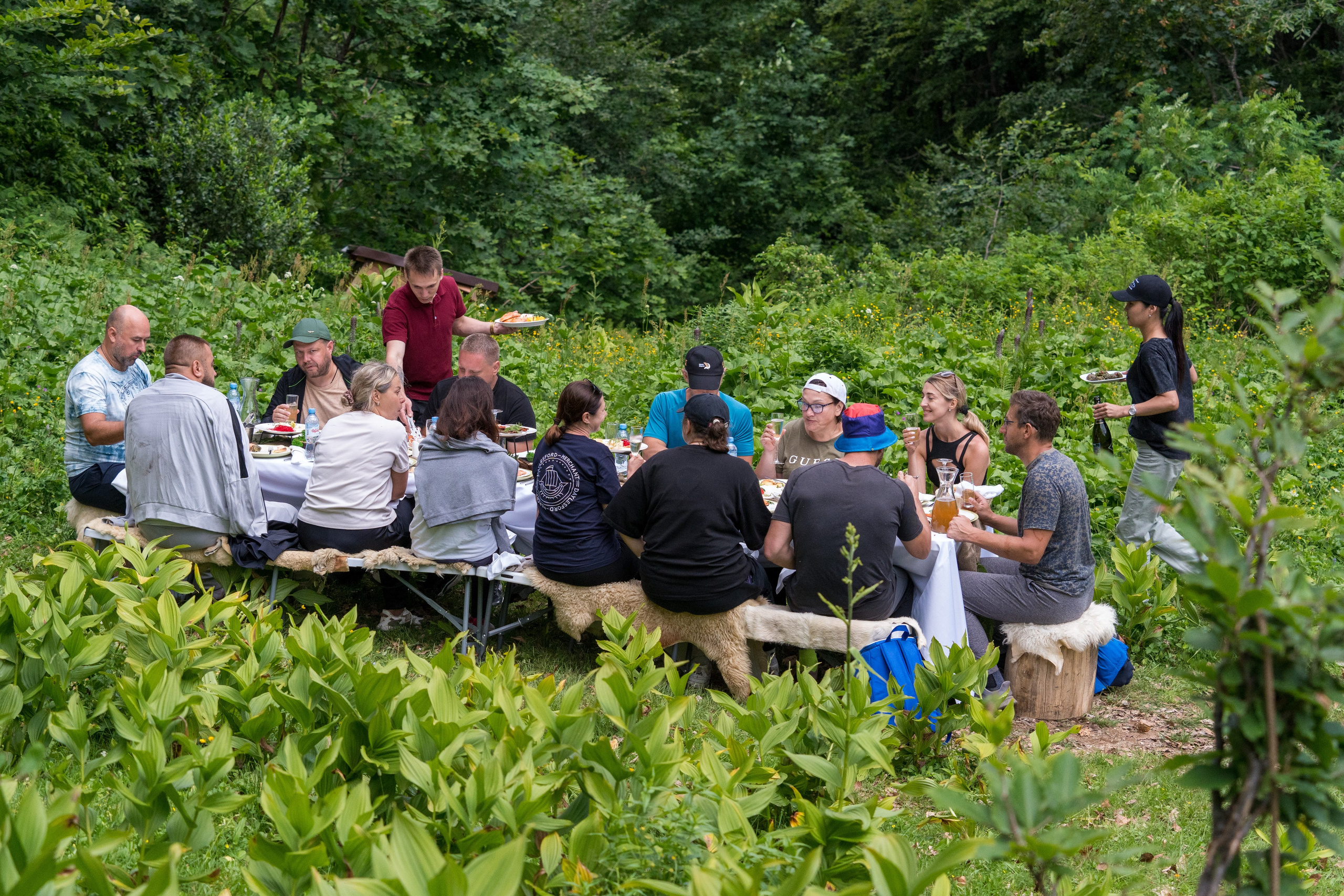 MICE мероприятие для компании «Доставка морем»: хайкинг к Ачипсинским водопадам. Репортажный фотограф в Красной Поляне и Сочи Павлюченко Екатерина